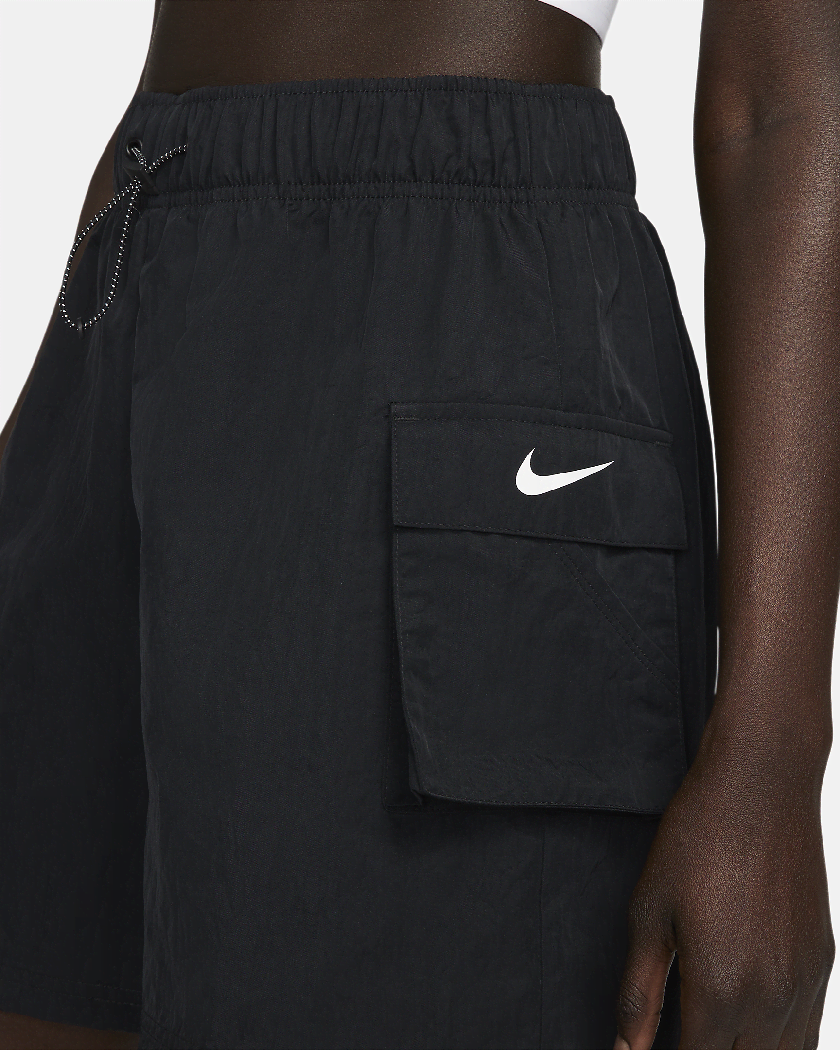 Nike Sportswear Essential Women's Woven HighRise Shorts. Nike LU