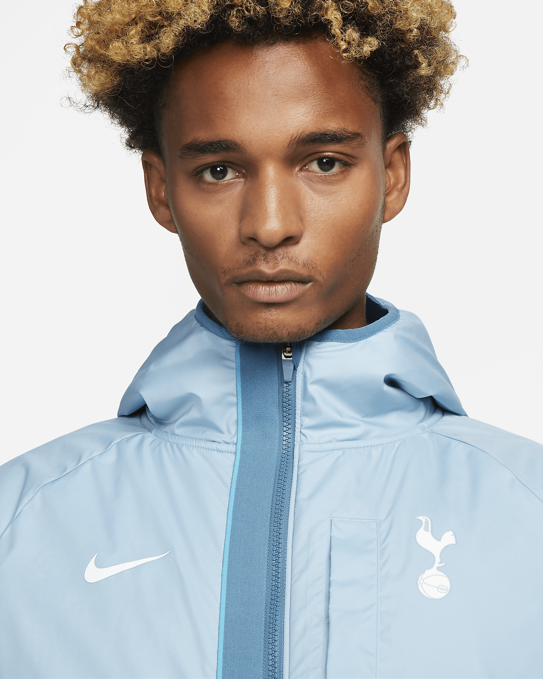 Tottenham Hotspur AWF Men's Winterized FullZip Football Jacket. Nike SA