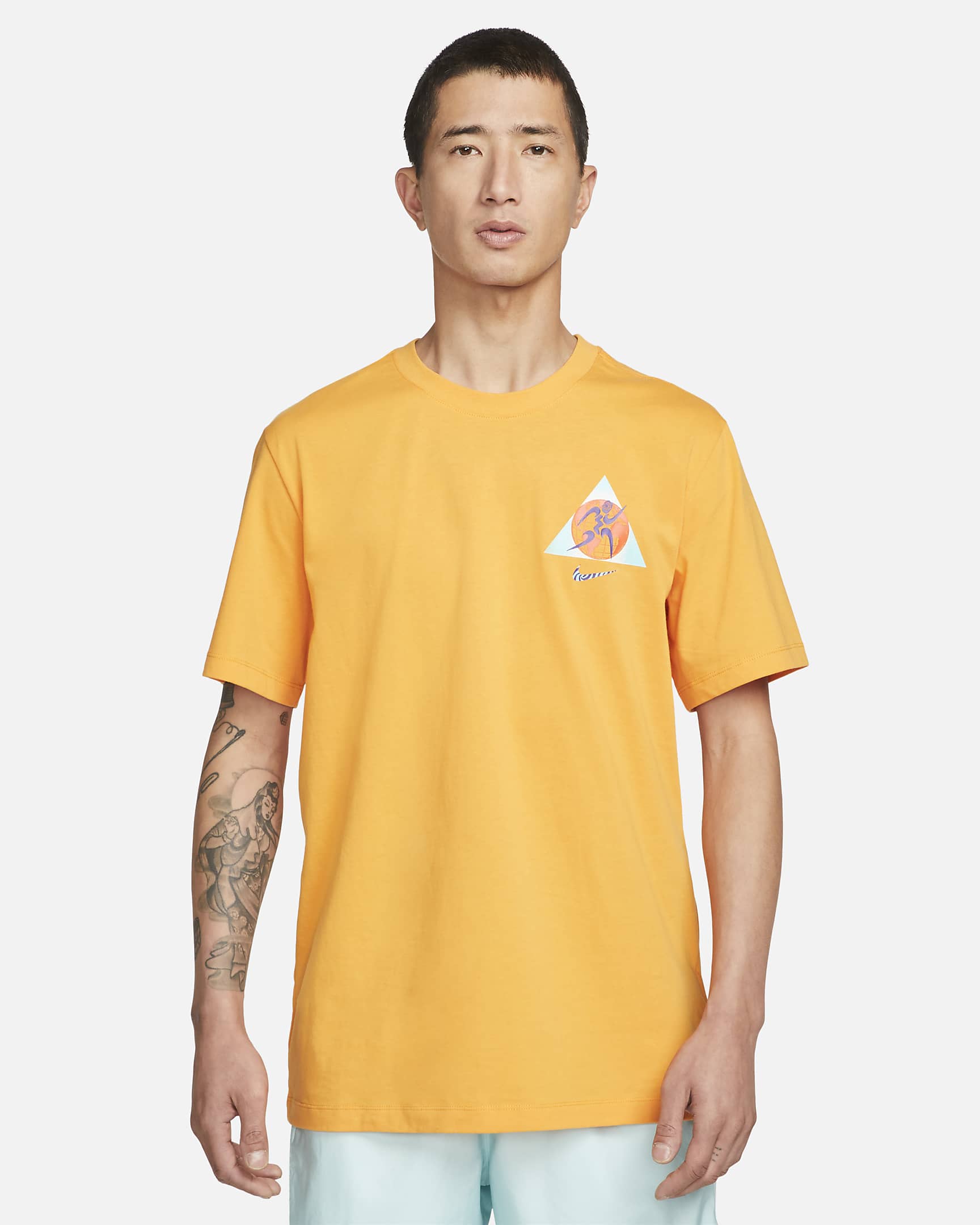 Nike Sportswear Men\'s T-Shirt Kumquat