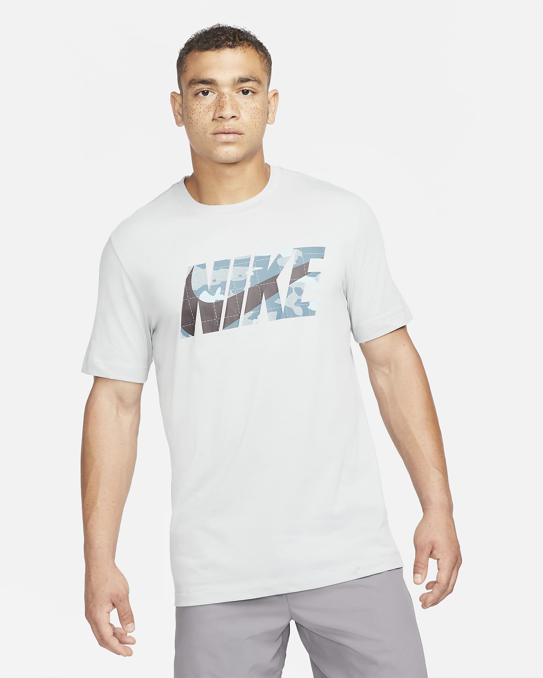 Nike Dri-FIT Men\'s Training T-Shirt Light Smoke Grey