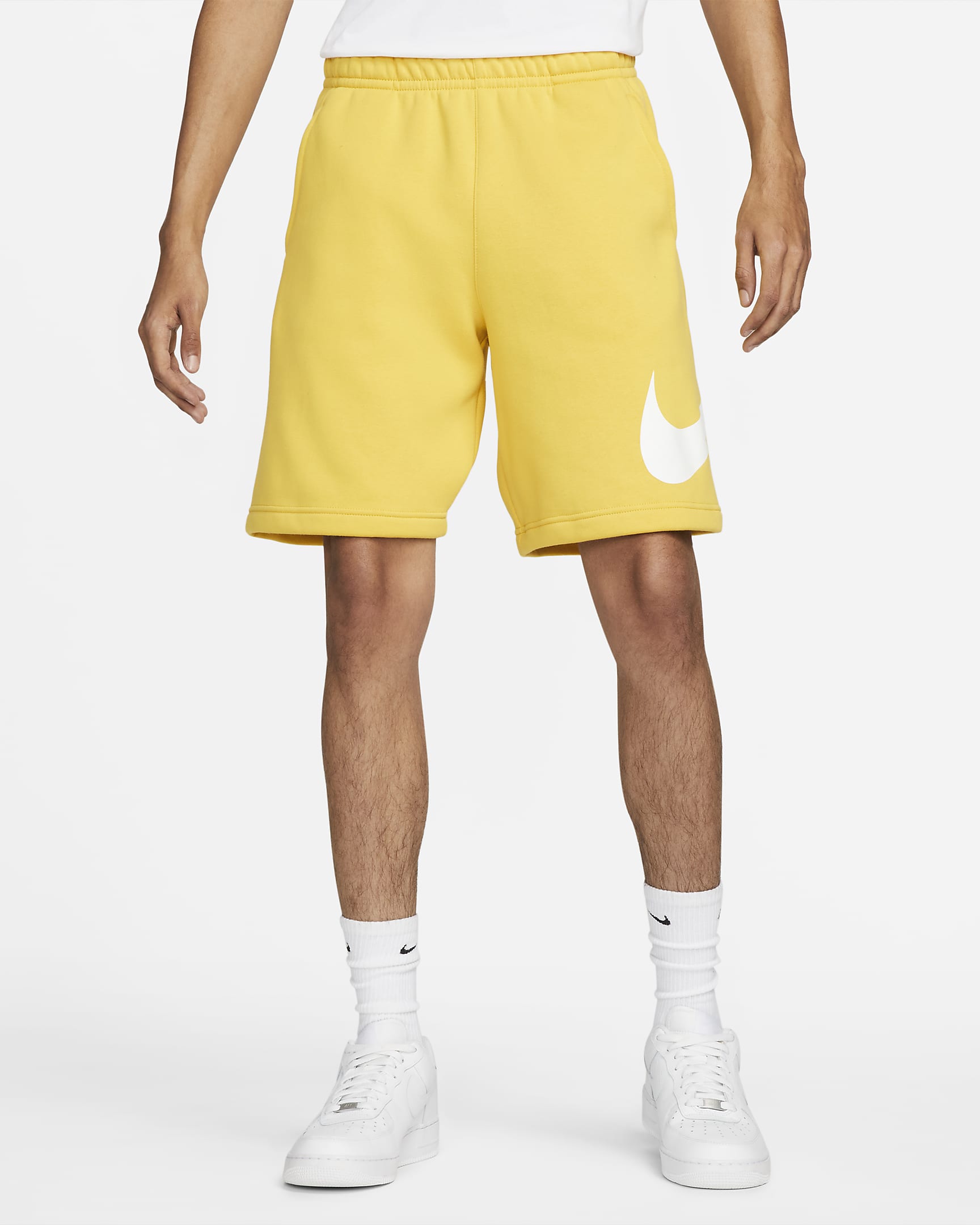 Nike Sportswear Club Men\'s Graphic Shorts Vivid Sulfur/Vivid Sulfur