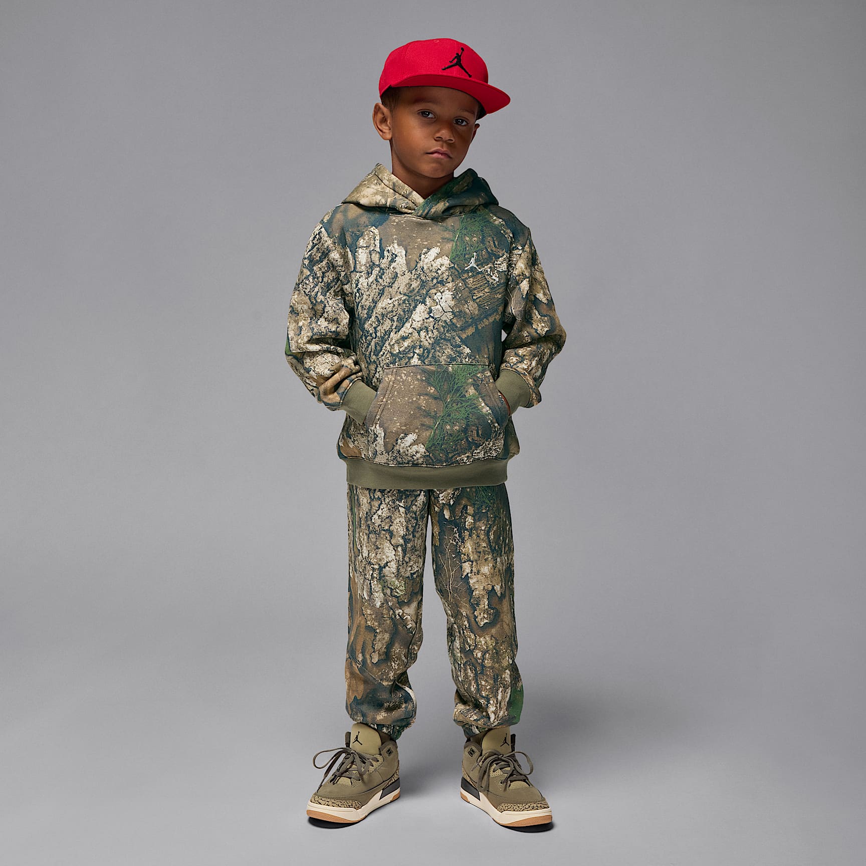 Conjunto de 2 piezas Realtree con sudadera con gorro para niños talla pequeña Jordan MVP