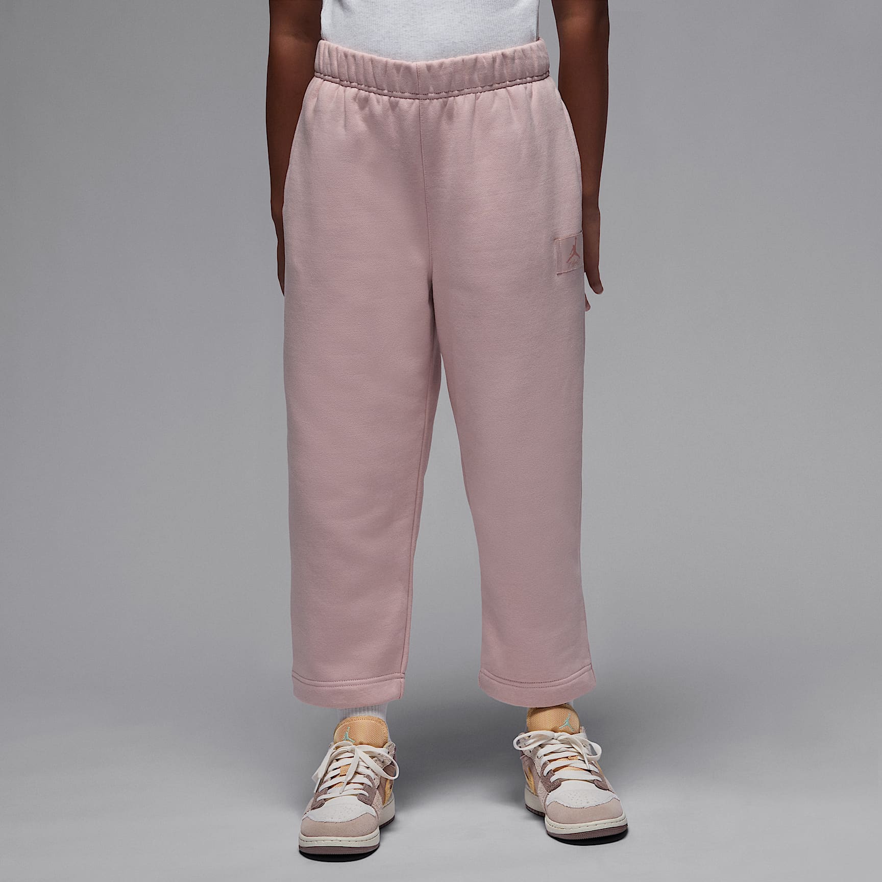 Jordan Flight Essentials Older Kids' Open-Hem Trousers