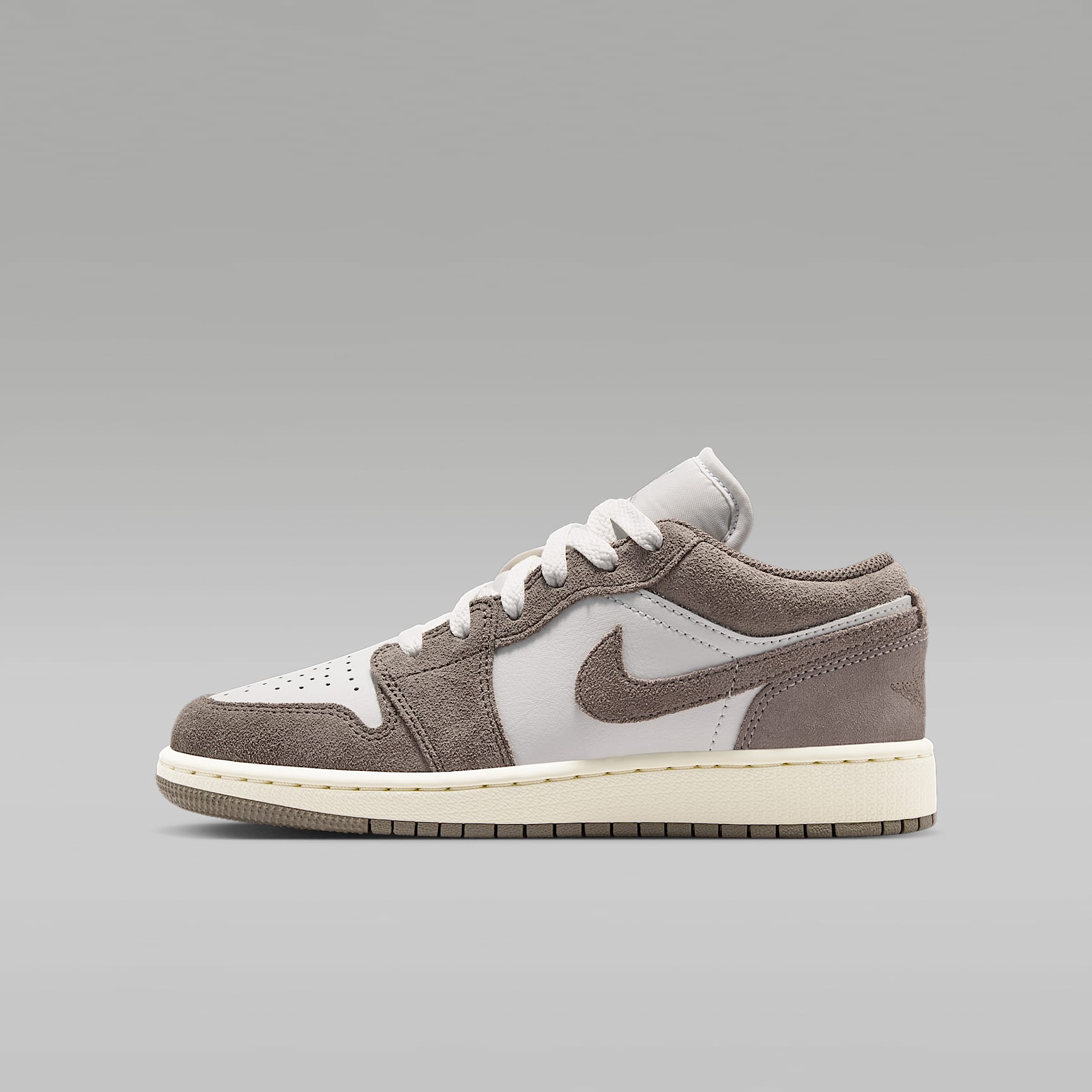 Air Jordan 1 Low Big Kids' Shoes