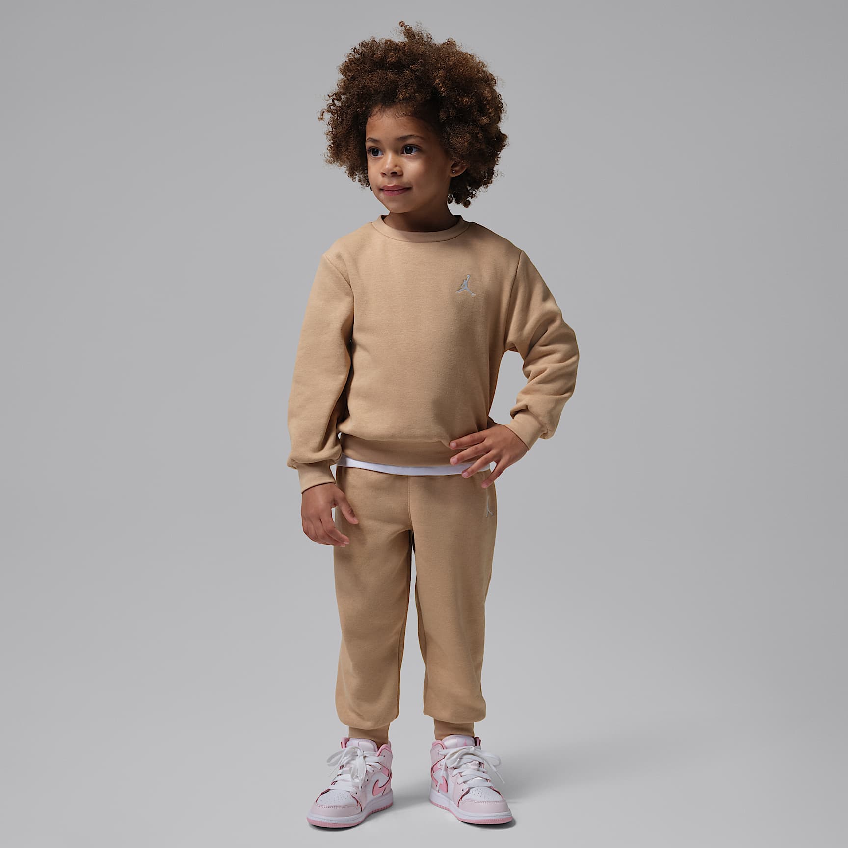 Conjunto de 2 piezas con sudadera de cuello redondo infantil Jordan Brooklyn Fleece