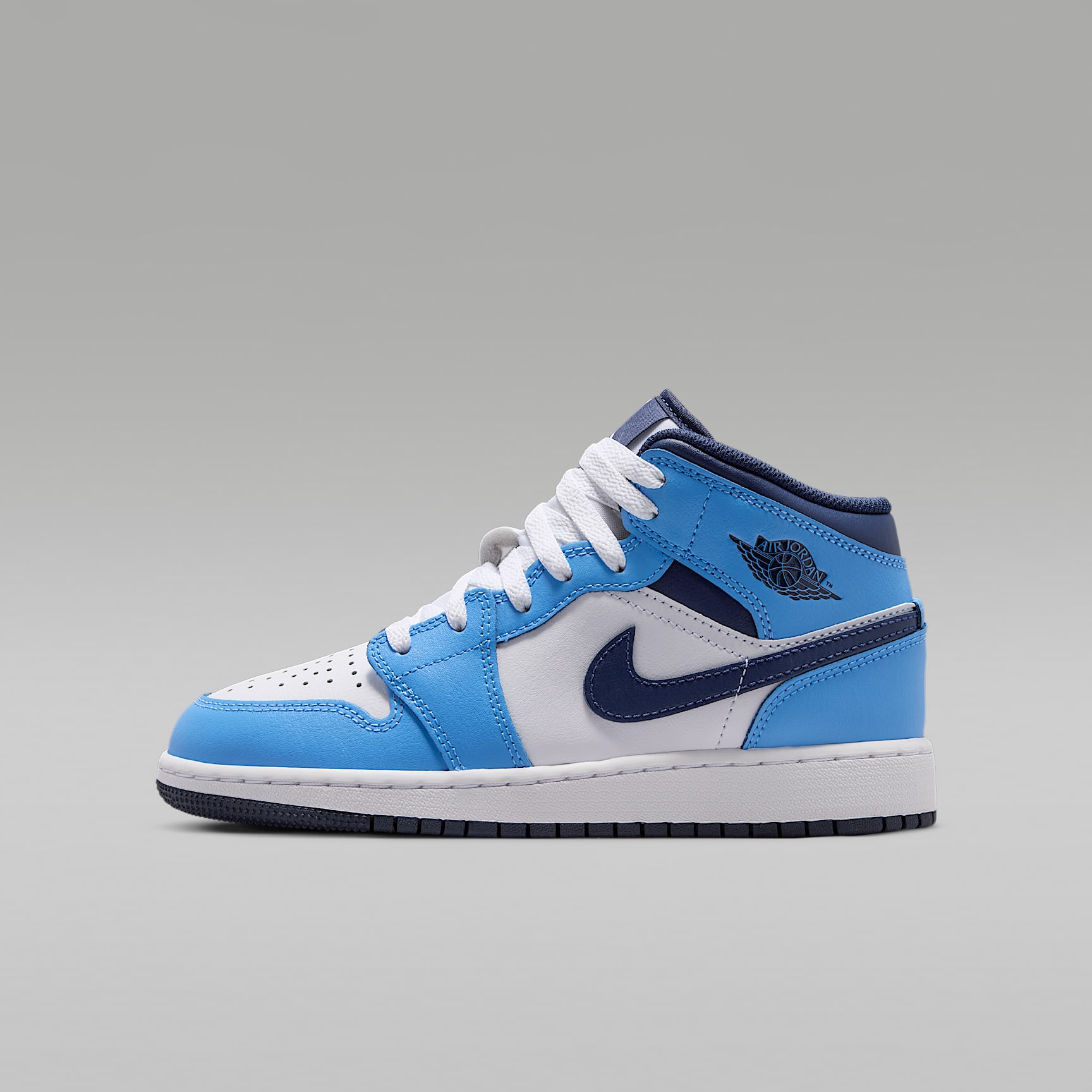 Air Jordan 1 Mid Big Kids' Shoes