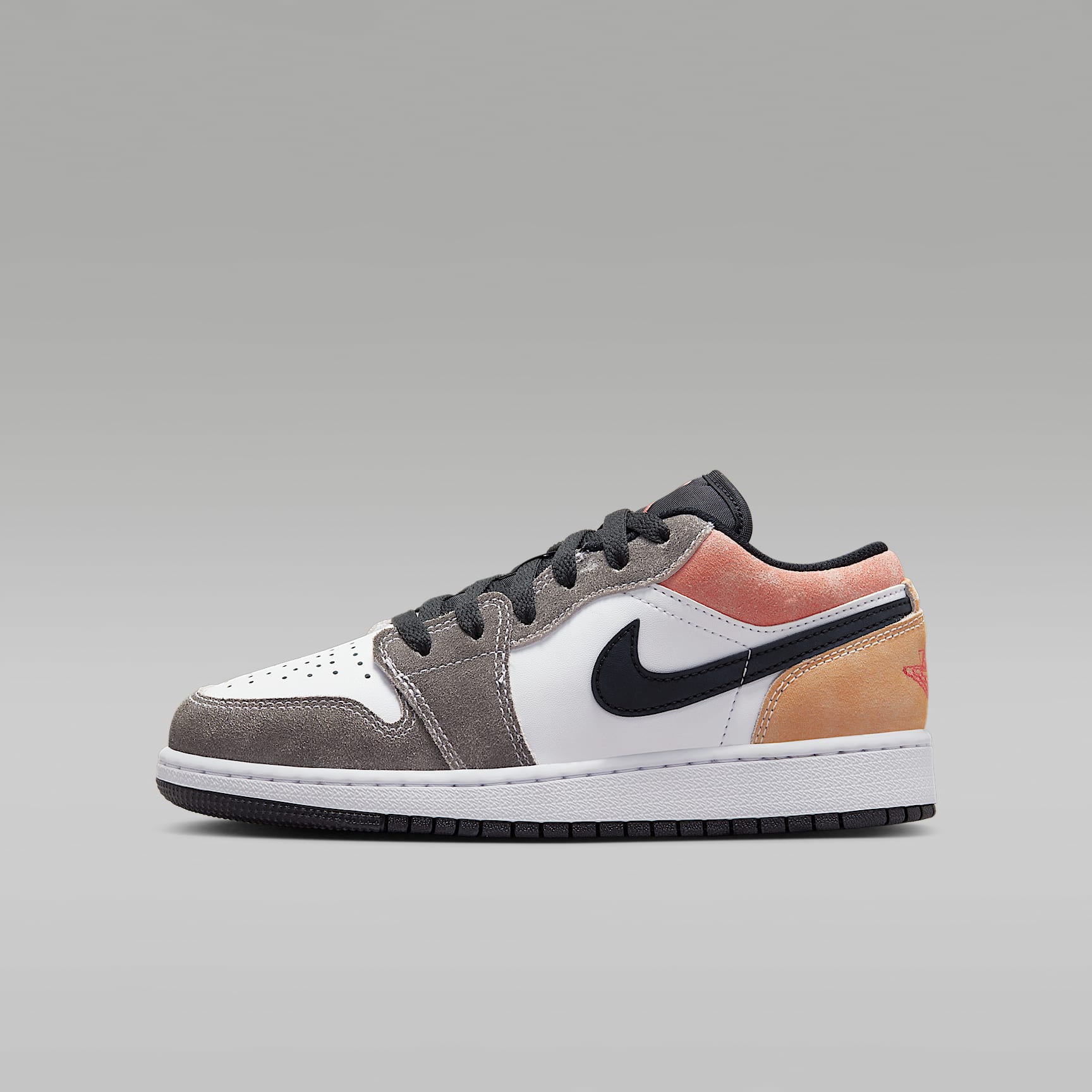 Air Jordan 1 Low SE Older Kids' Shoes