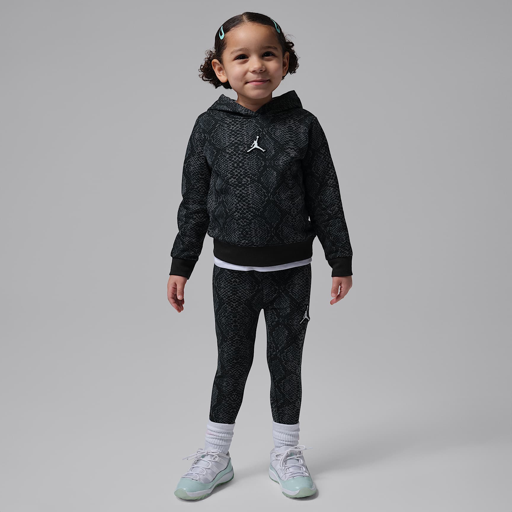 Conjunto de leggings y sudadera con gorro sin cierre tipo piel de serpiente infantil Jordan Essentials