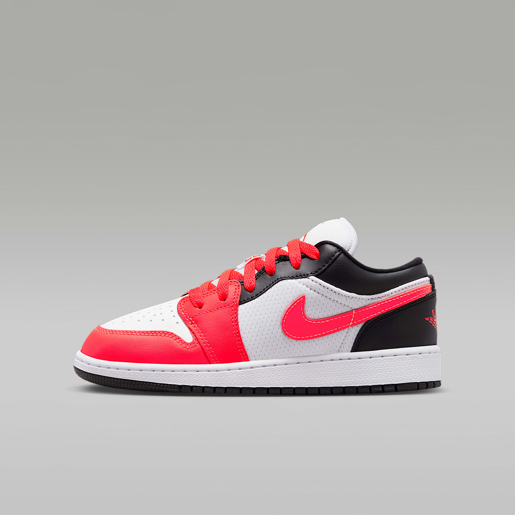Air Jordan 1 Low SE Older Kids' Shoes
