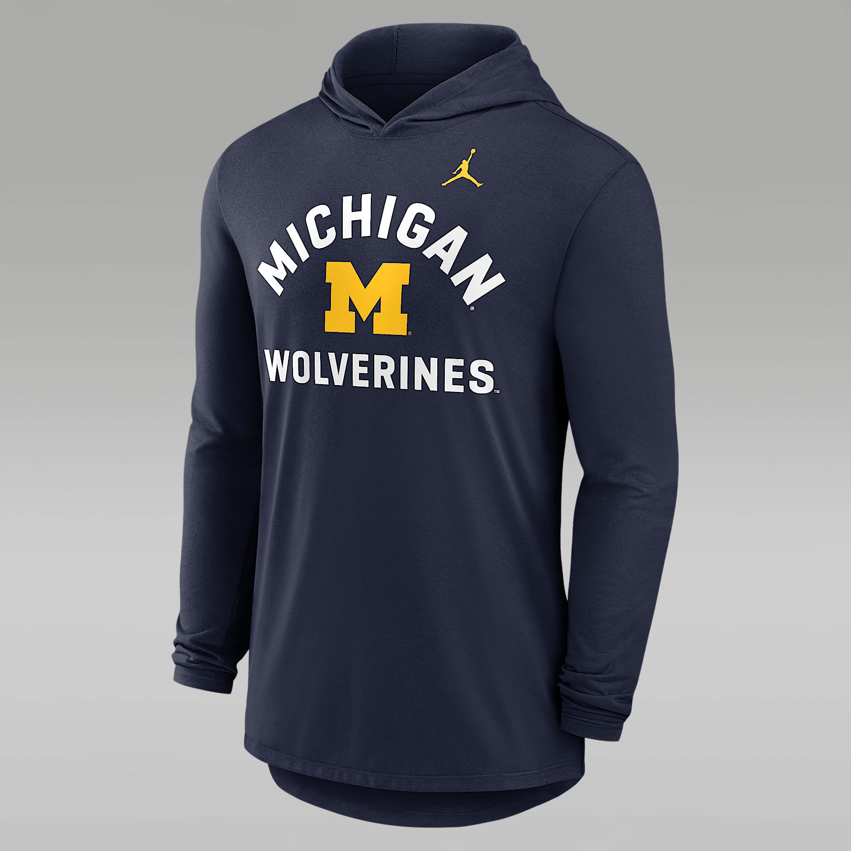 Playera con gorro de manga larga universitaria marca Jordan Dri-FIT para hombre Michigan Primetime Arch