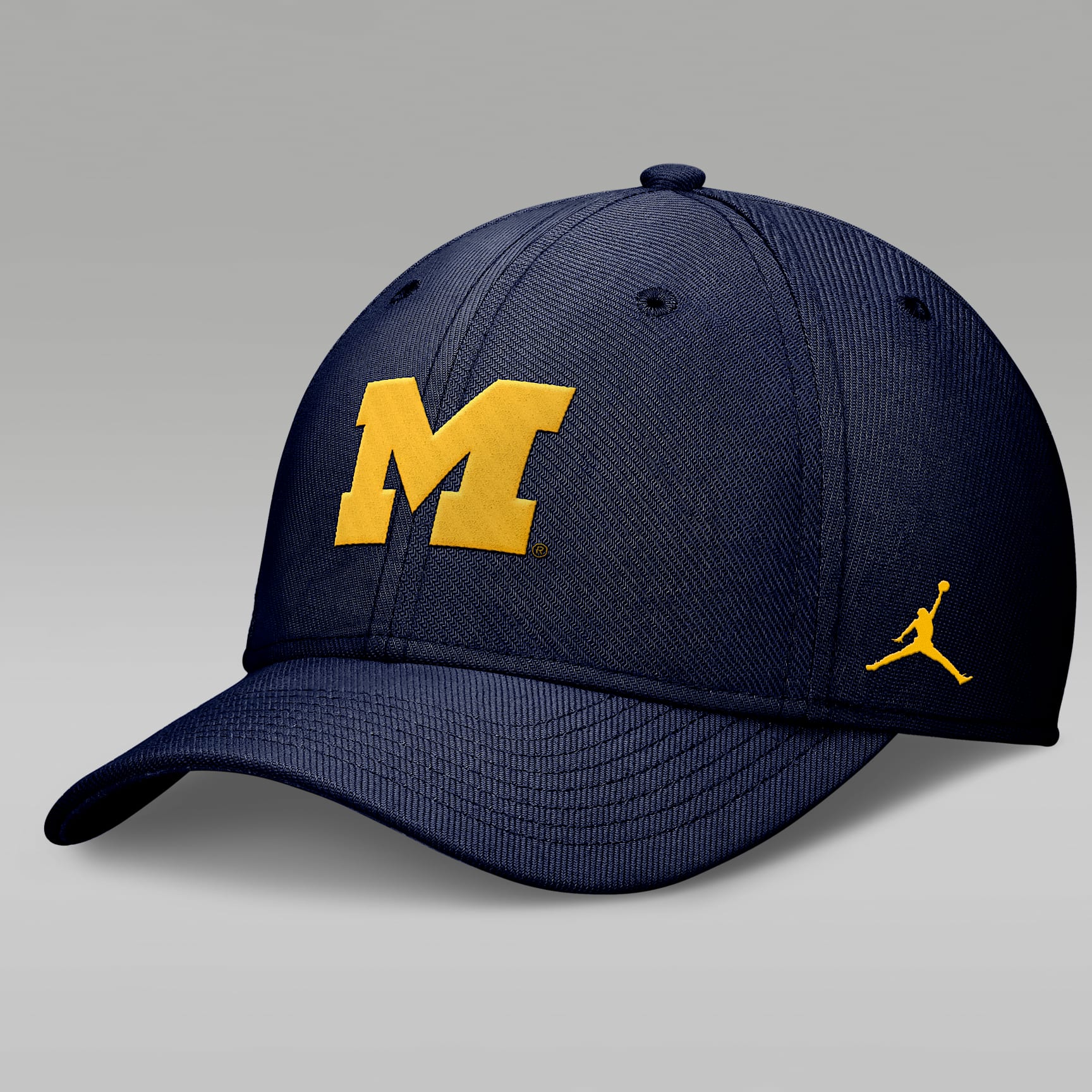 Gorra universitaria marca Jordan Dri-FIT para hombre Michigan Classic