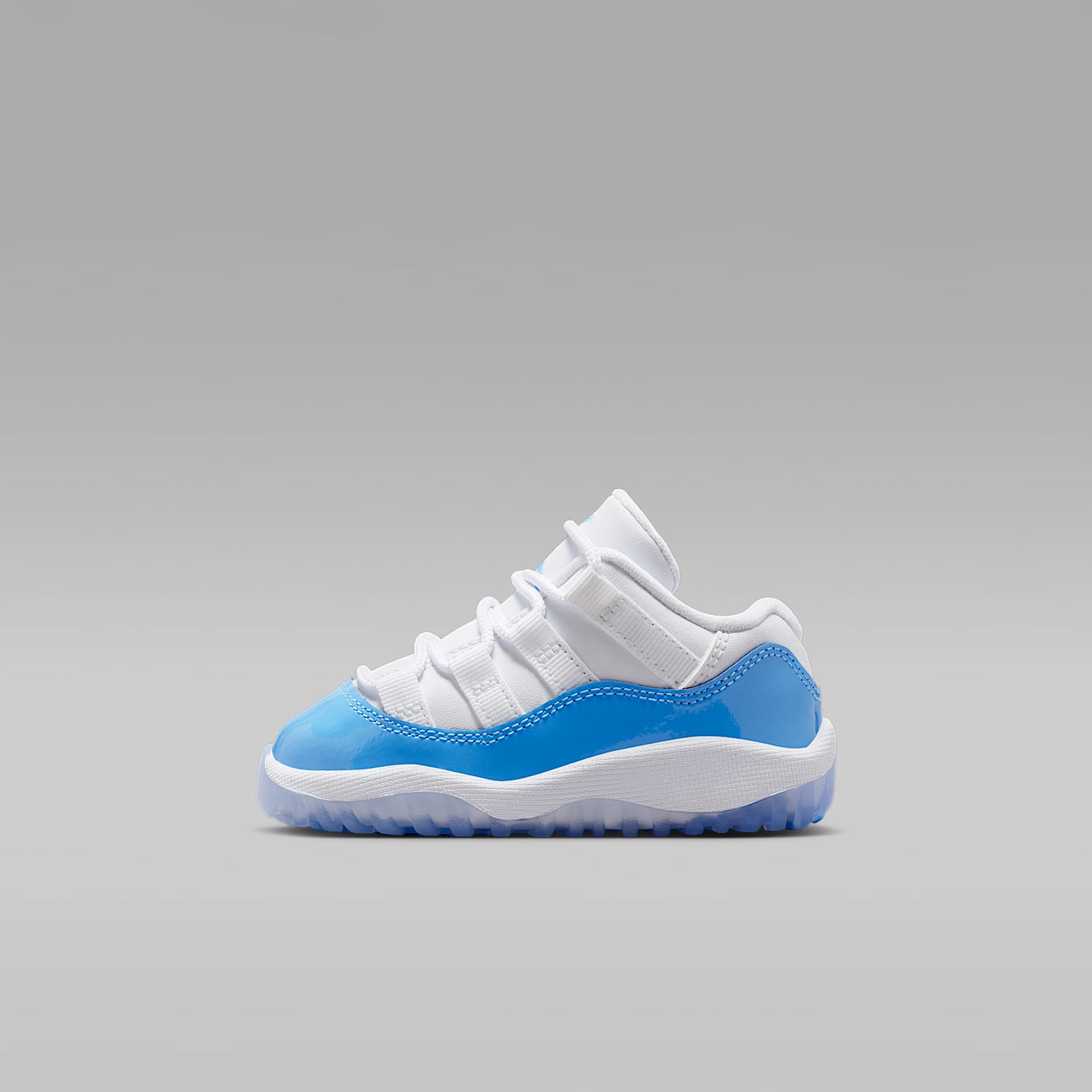 ジョーダン 11 レトロ LOW "University Blue" ベビーシューズ