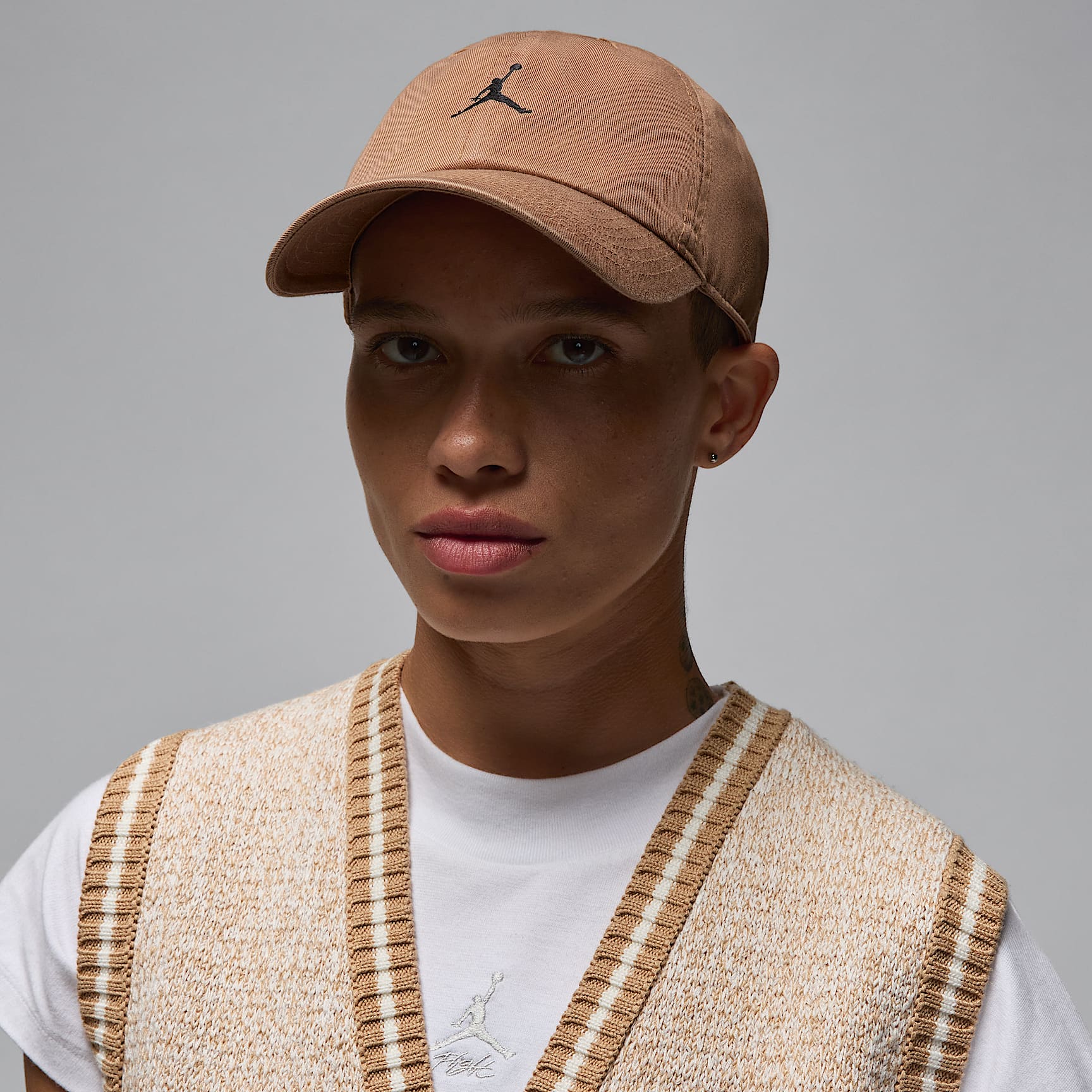 조던 클럽 언스트럭처 커브 빌 모자