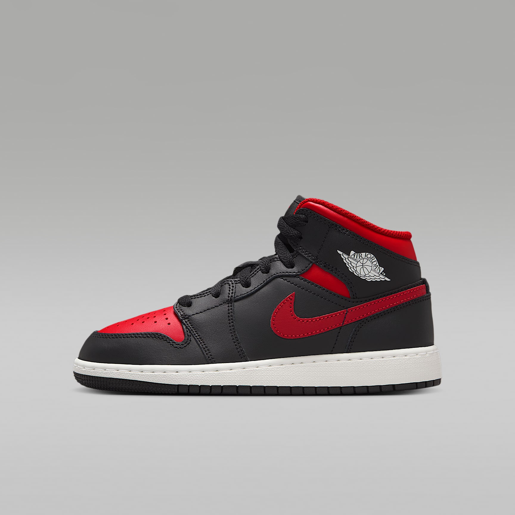 Air Jordan 1 Mid Big Kids' Shoes