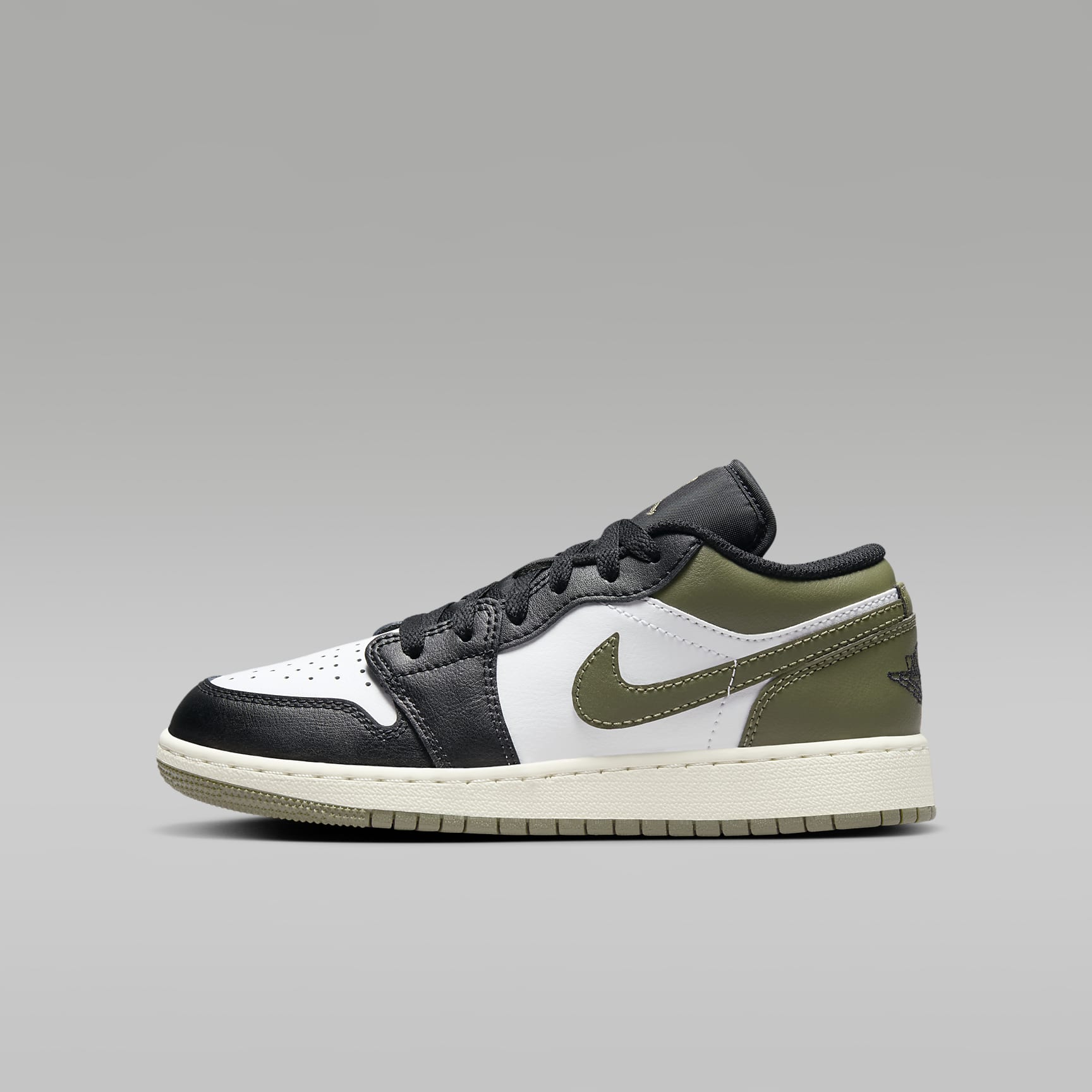 รองเท้าเด็กโต Air Jordan 1 Low