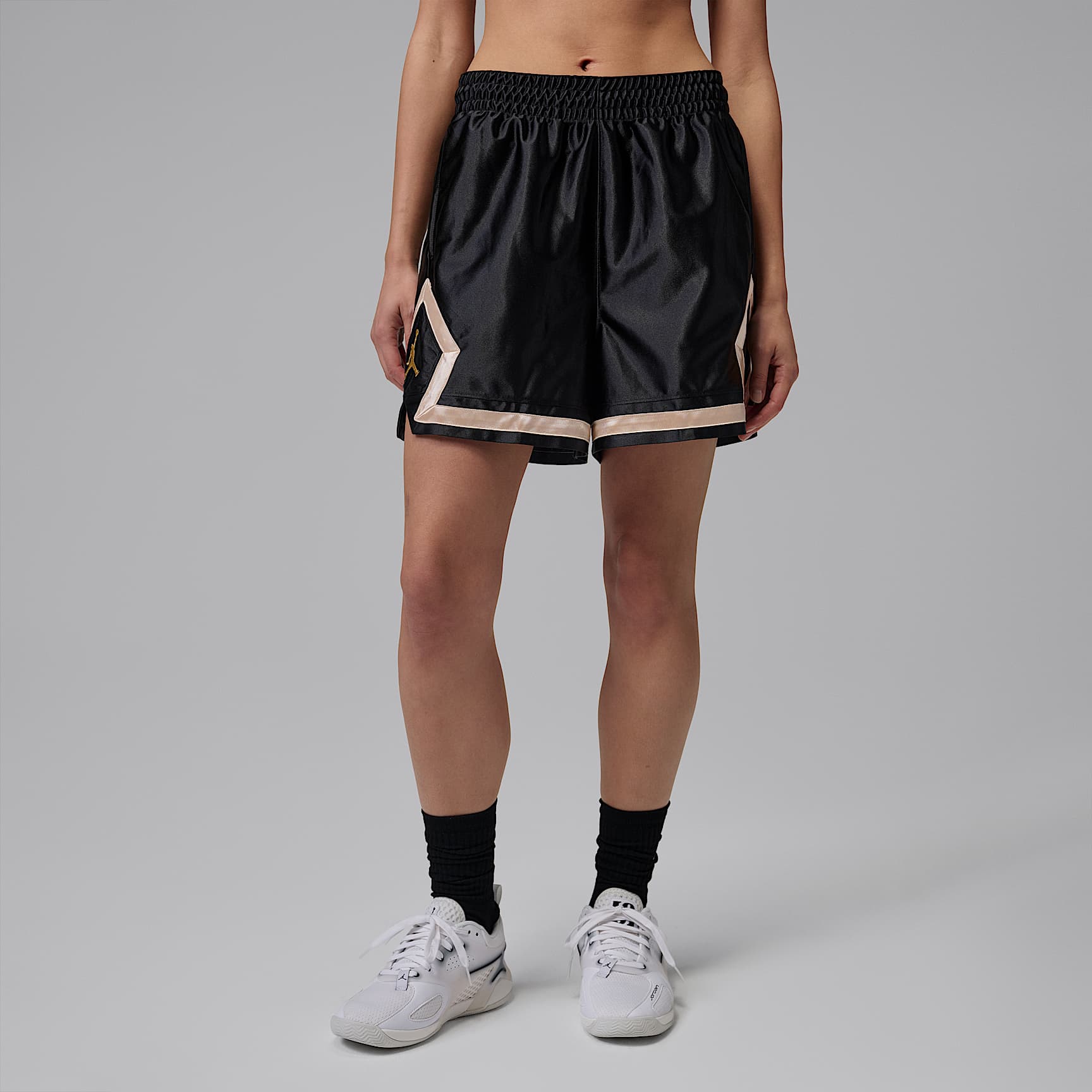 Jordan Sport Women's Dri-FIT 4" Diamond Shorts