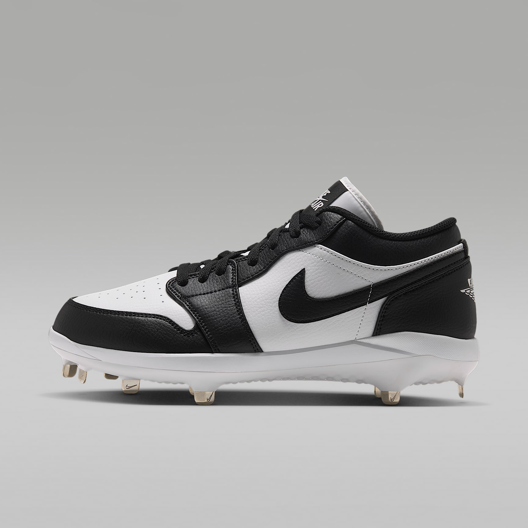Jordan 1 Retro Low Metal Baseball Cleats