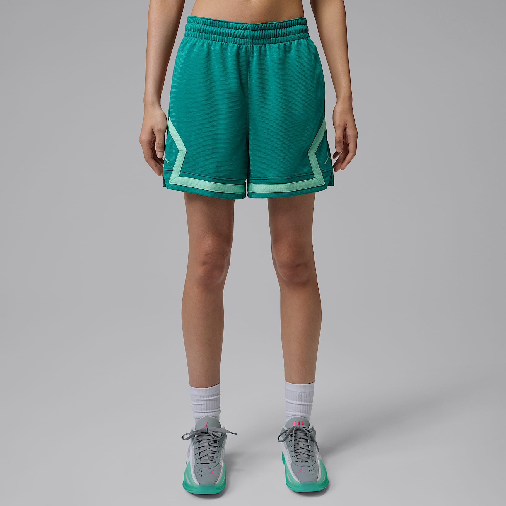 Jordan Sport Women's 4" Diamond Shorts