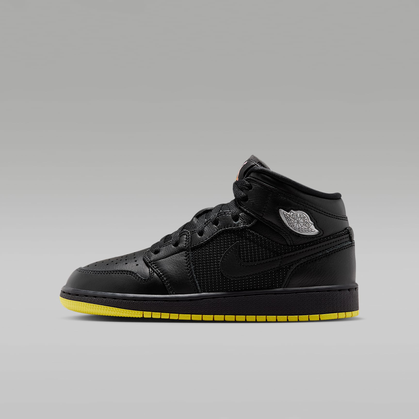 Tenis para niños grandes Air Jordan 1 Mid SE