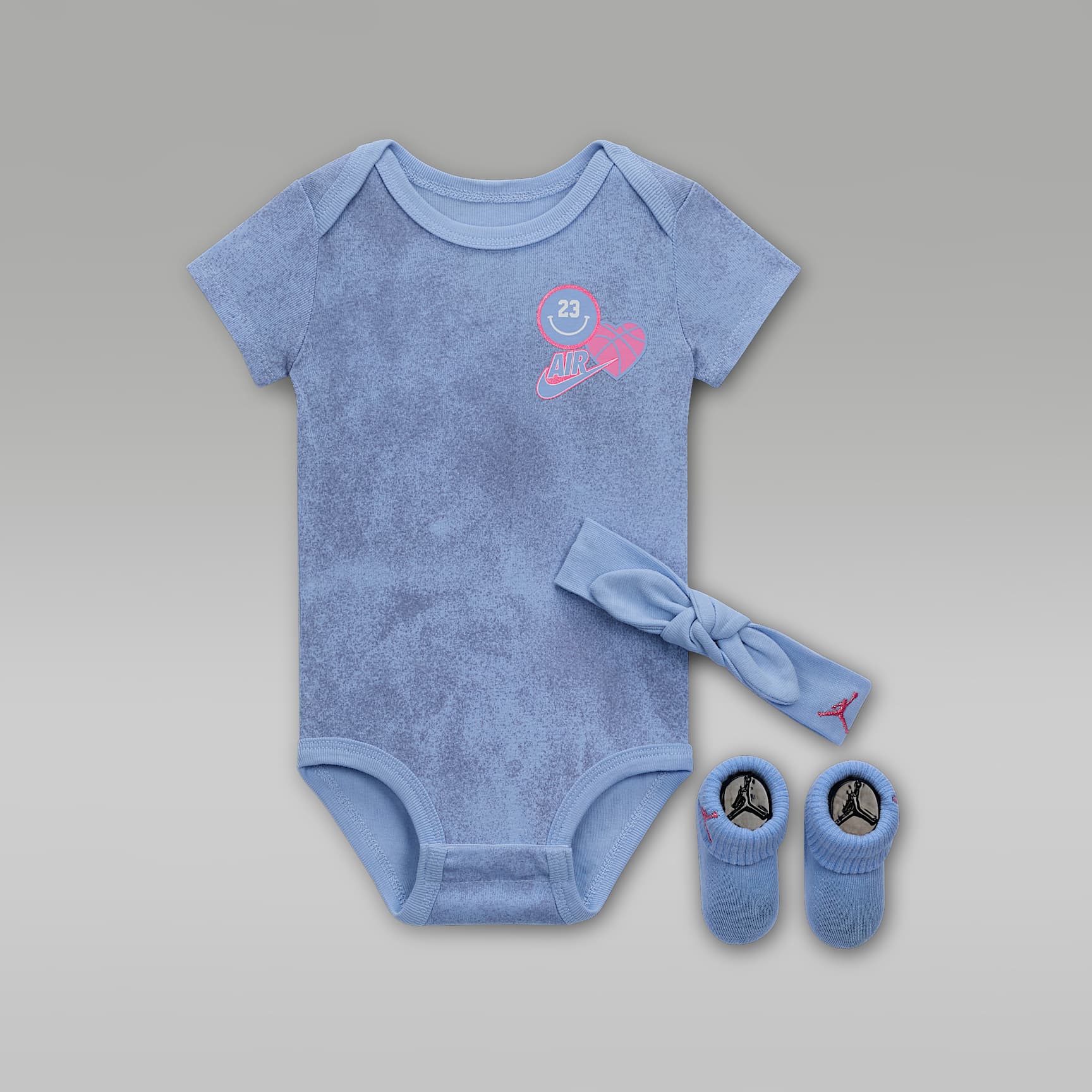 Caja de conjunto de 3 piezas Blue Jeans and Bling para bebé (de 0 a 9 meses) Jordan