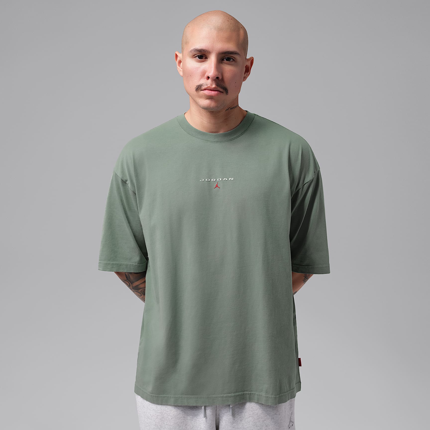 Jordan Flight Essentials Men's Oversized Patch T-Shirt