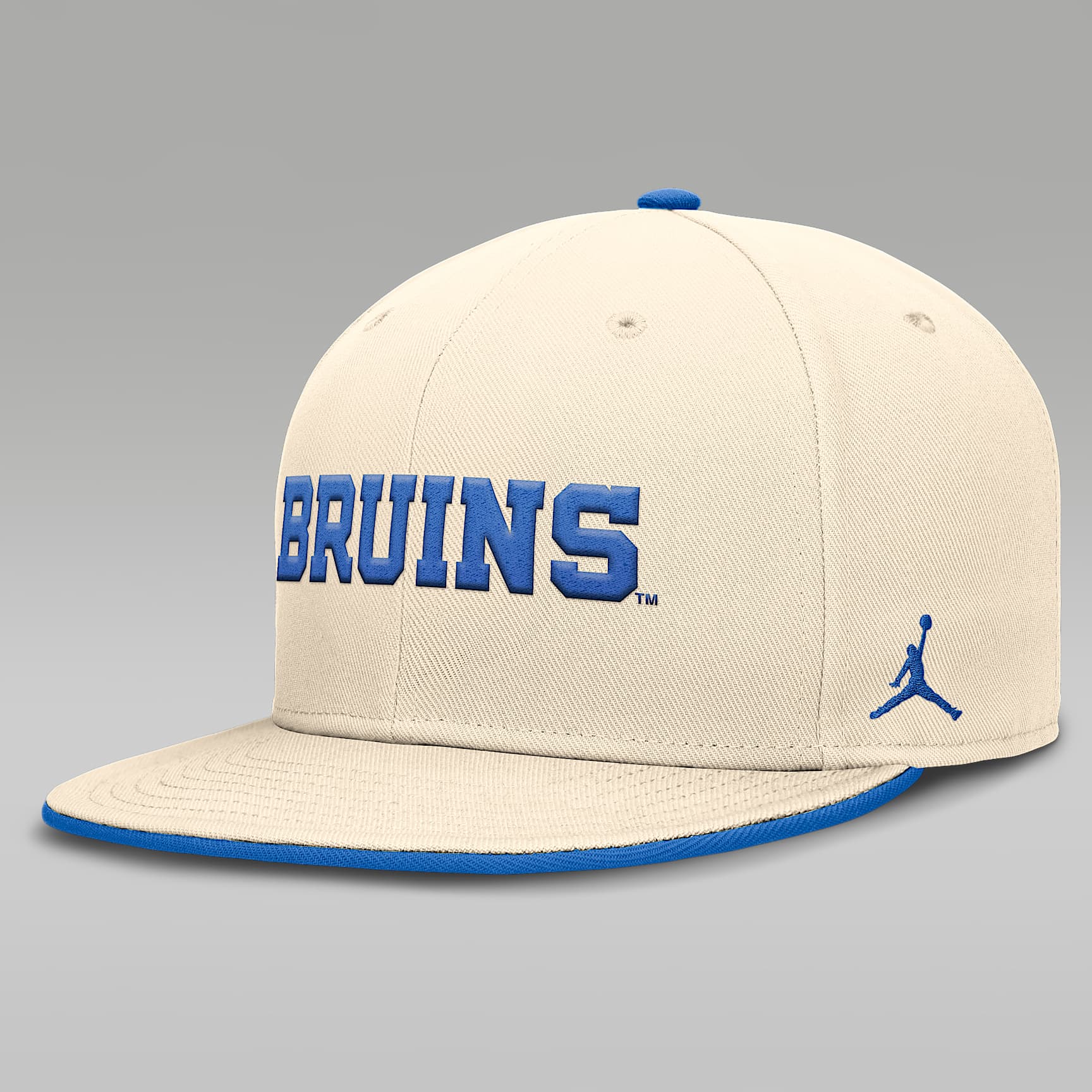 Gorra universitaria marca Jordan Dri-FIT  ajustada para hombre UCLA Bruins Primetime True