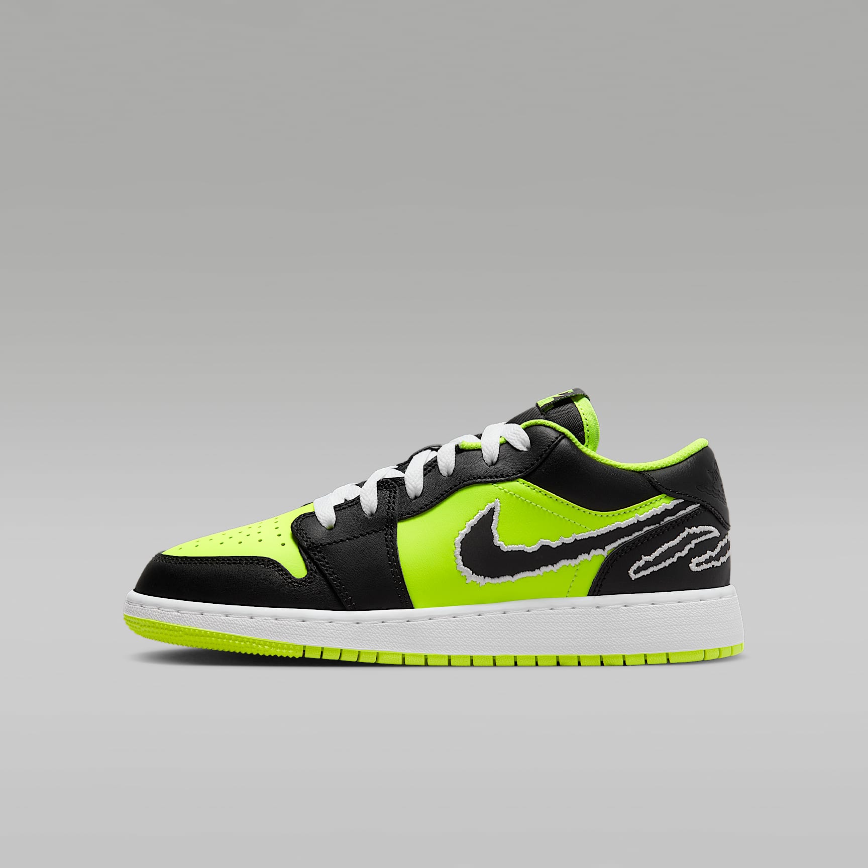 Air Jordan 1 Low SE Older Kids' Shoes
