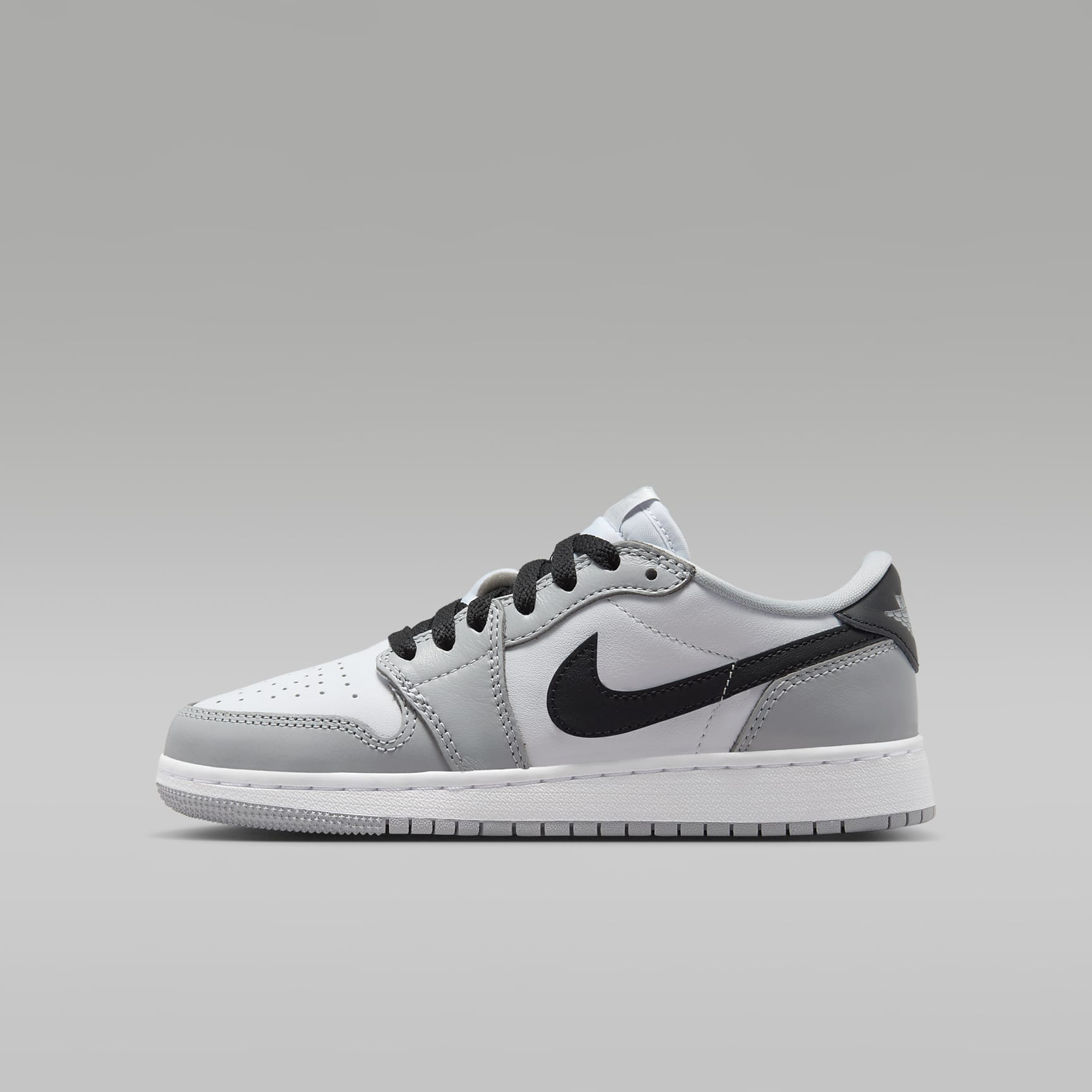 Air Jordan 1 Low OG 'Wolf Grey' Older Kids' Shoes. Nike PH