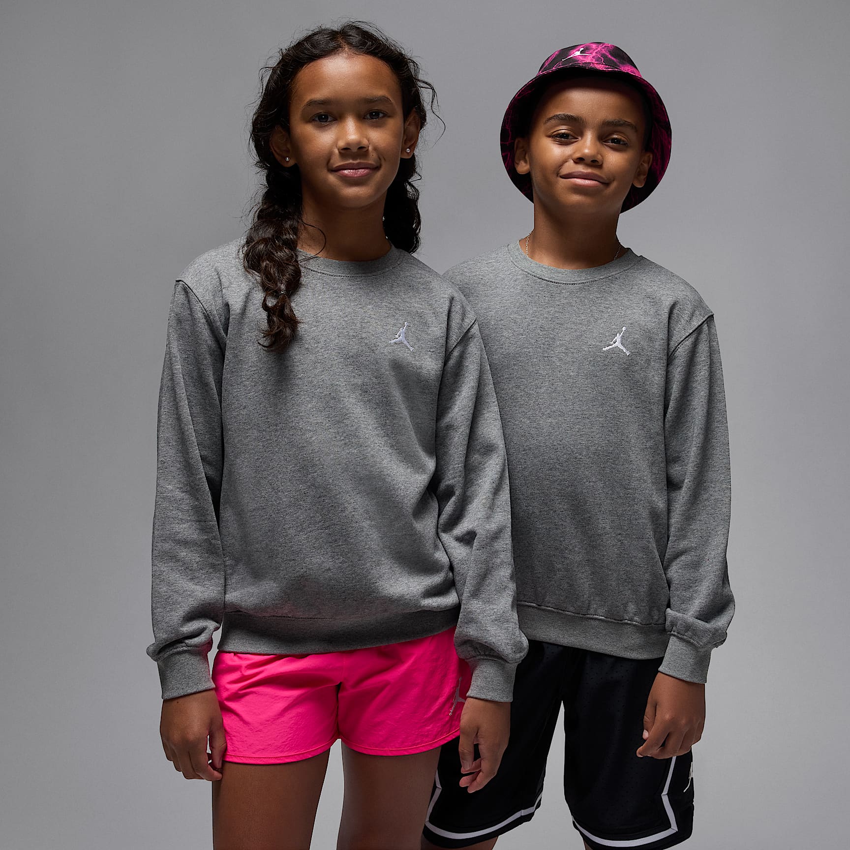 Playera con cuello redondo para niños talla grande Jordan Brooklyn French Terry