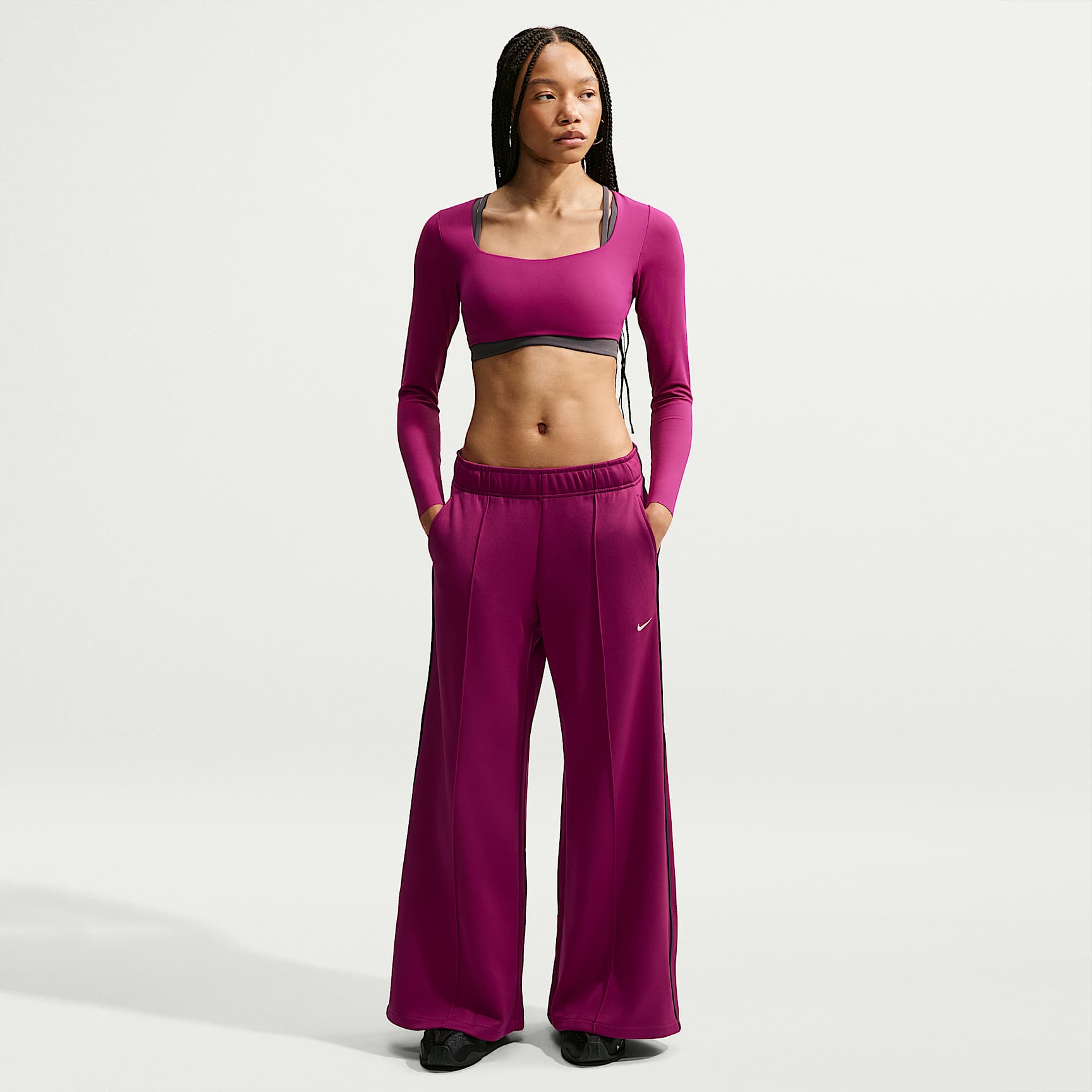 Pants deportivos de tiro medio y pierna amplia para mujer Nike Sportswear