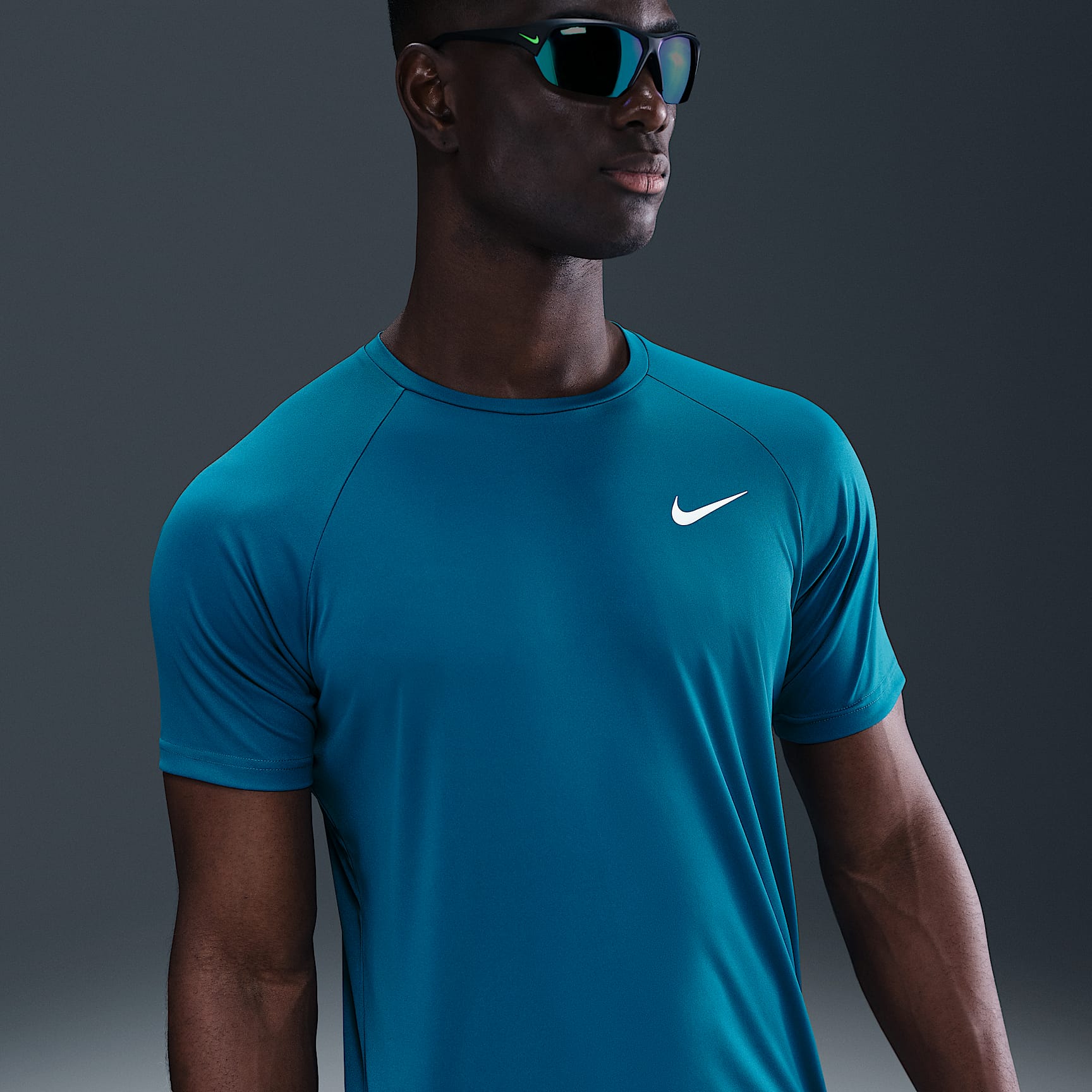 Playera de manga corta Dri-FIT UV para hombre Nike Swim Hydroguard Essential