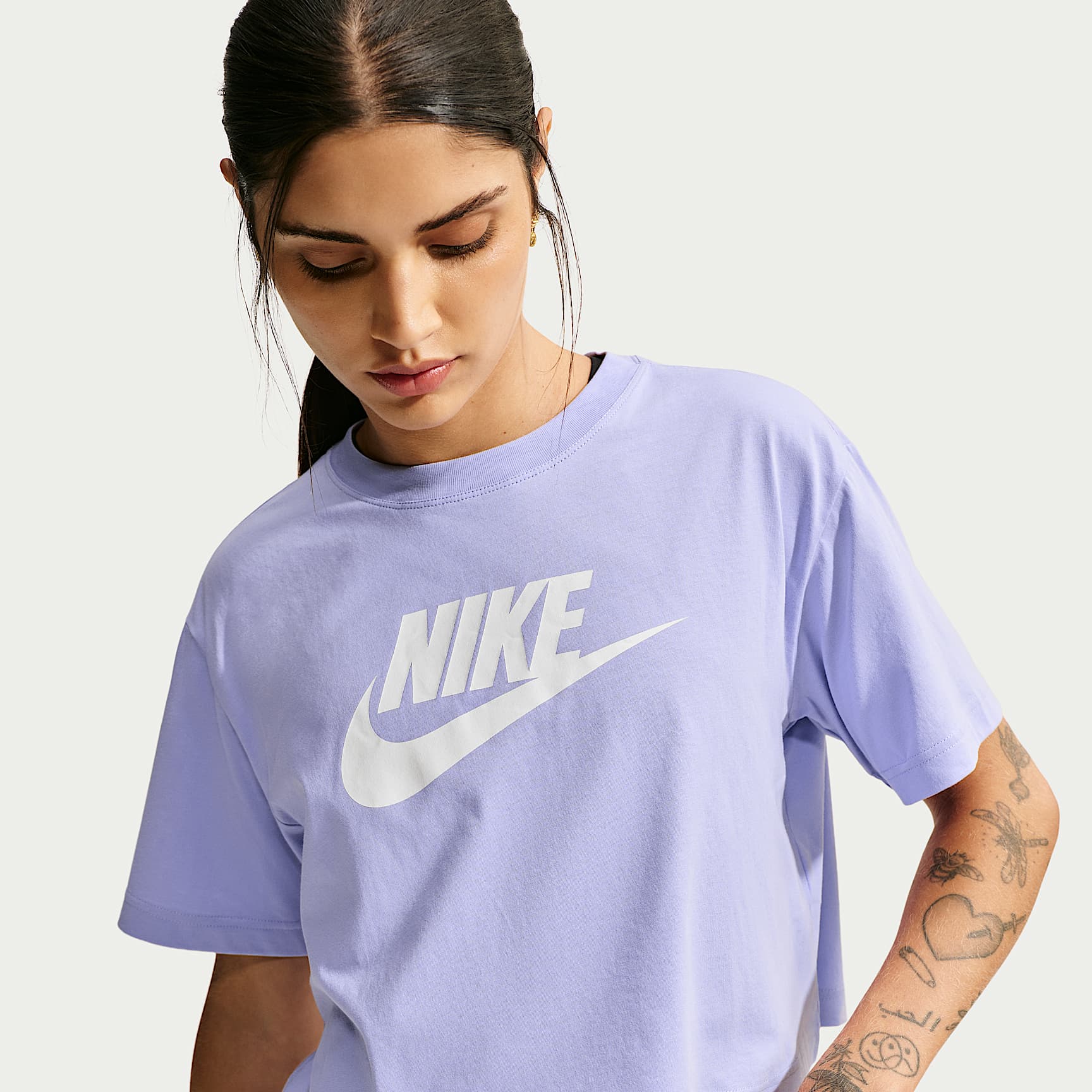 Nike Sportswear Essential Women's Cropped Logo T-Shirt