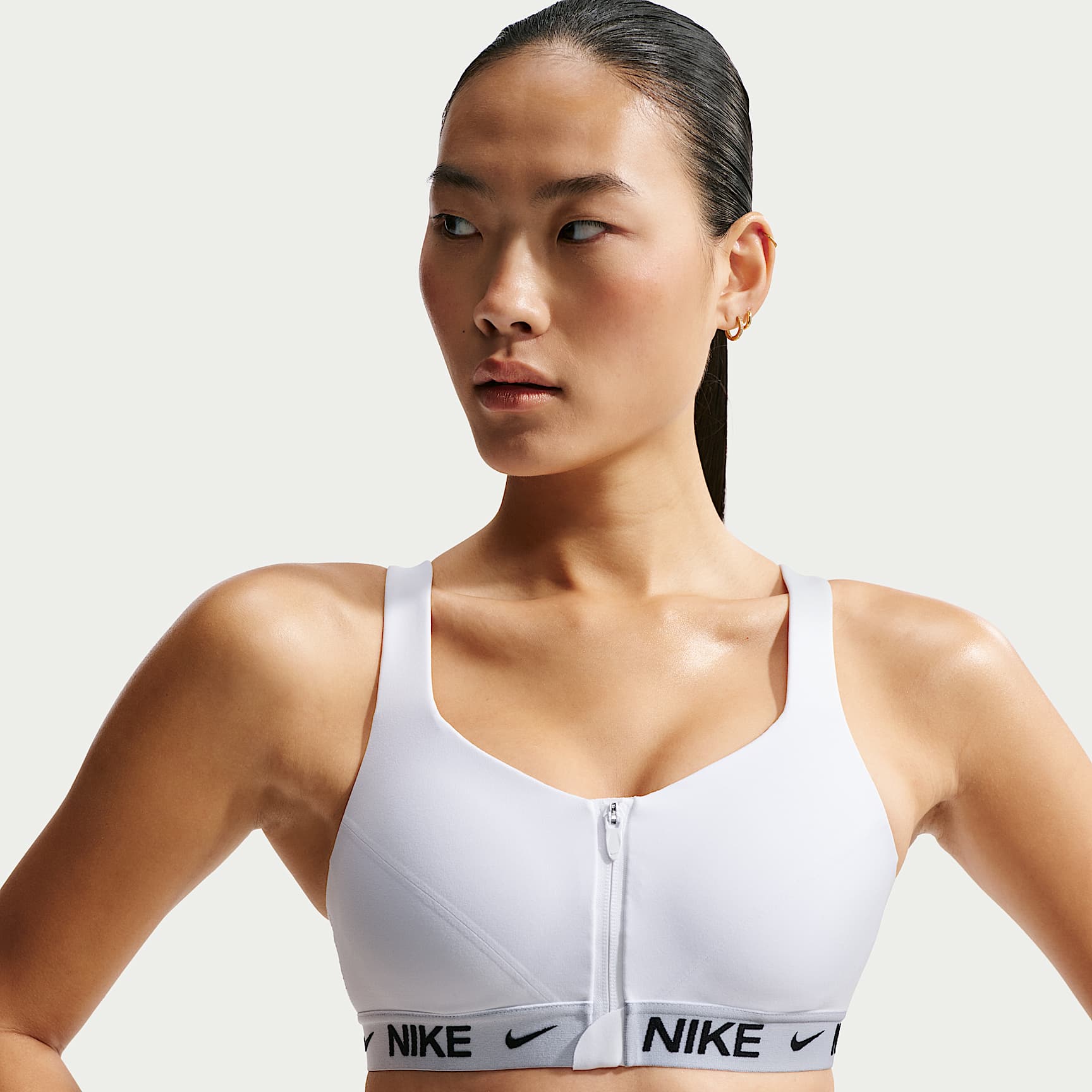ナイキ インディ ハイサポート ウィメンズ パッディド フロントジップ スポーツブラ