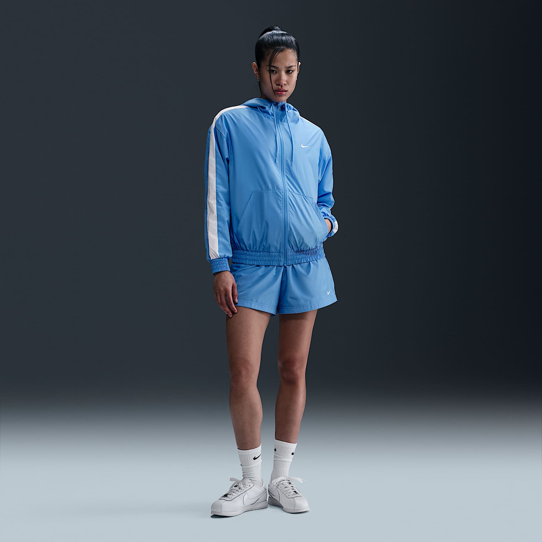 Shorts de tiro medio para mujer Nike Sportswear Classic Wovens