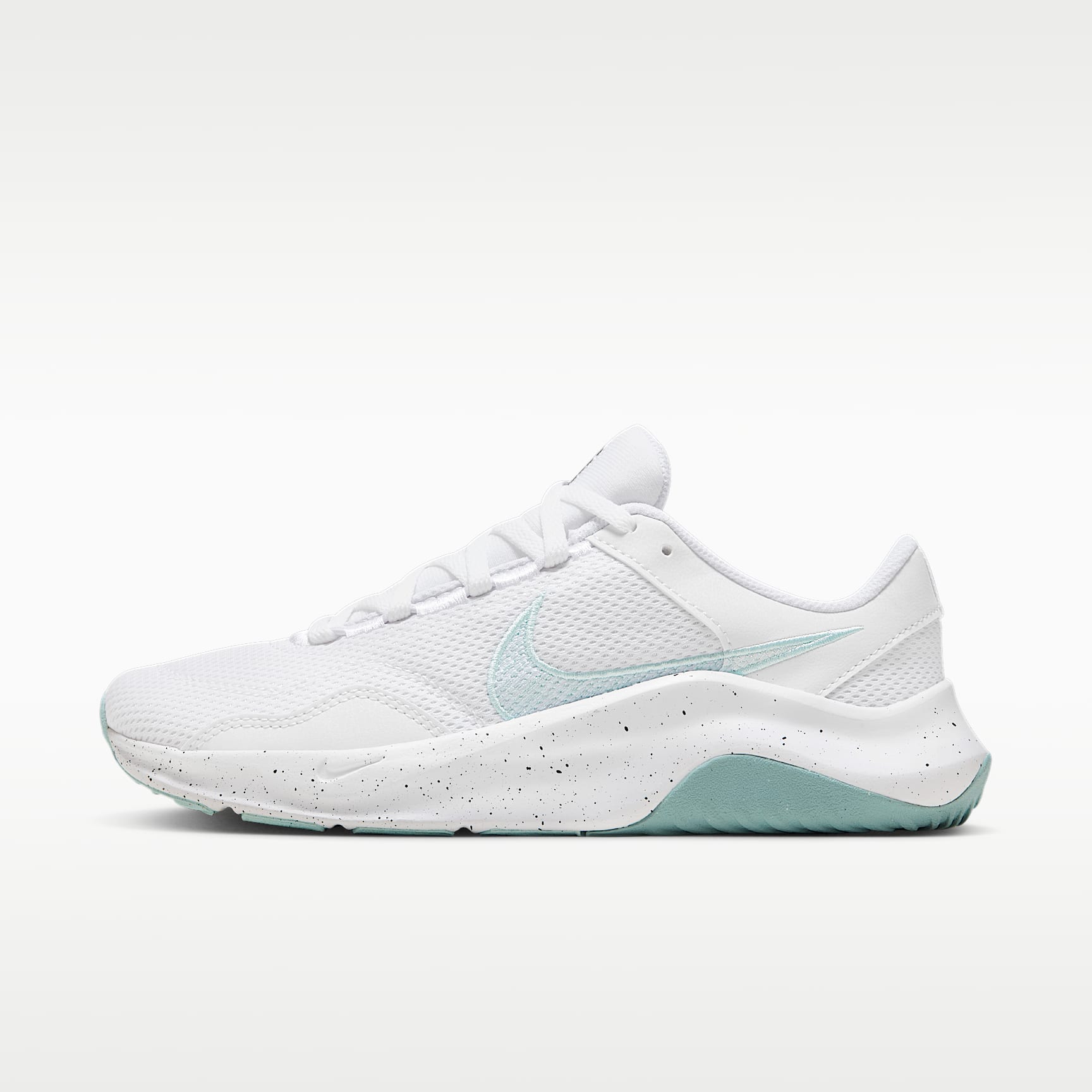 ナイキ レジェンド エッセンシャル 3 ネクスト ネイチャー ウィメンズ ワークアウトシューズ