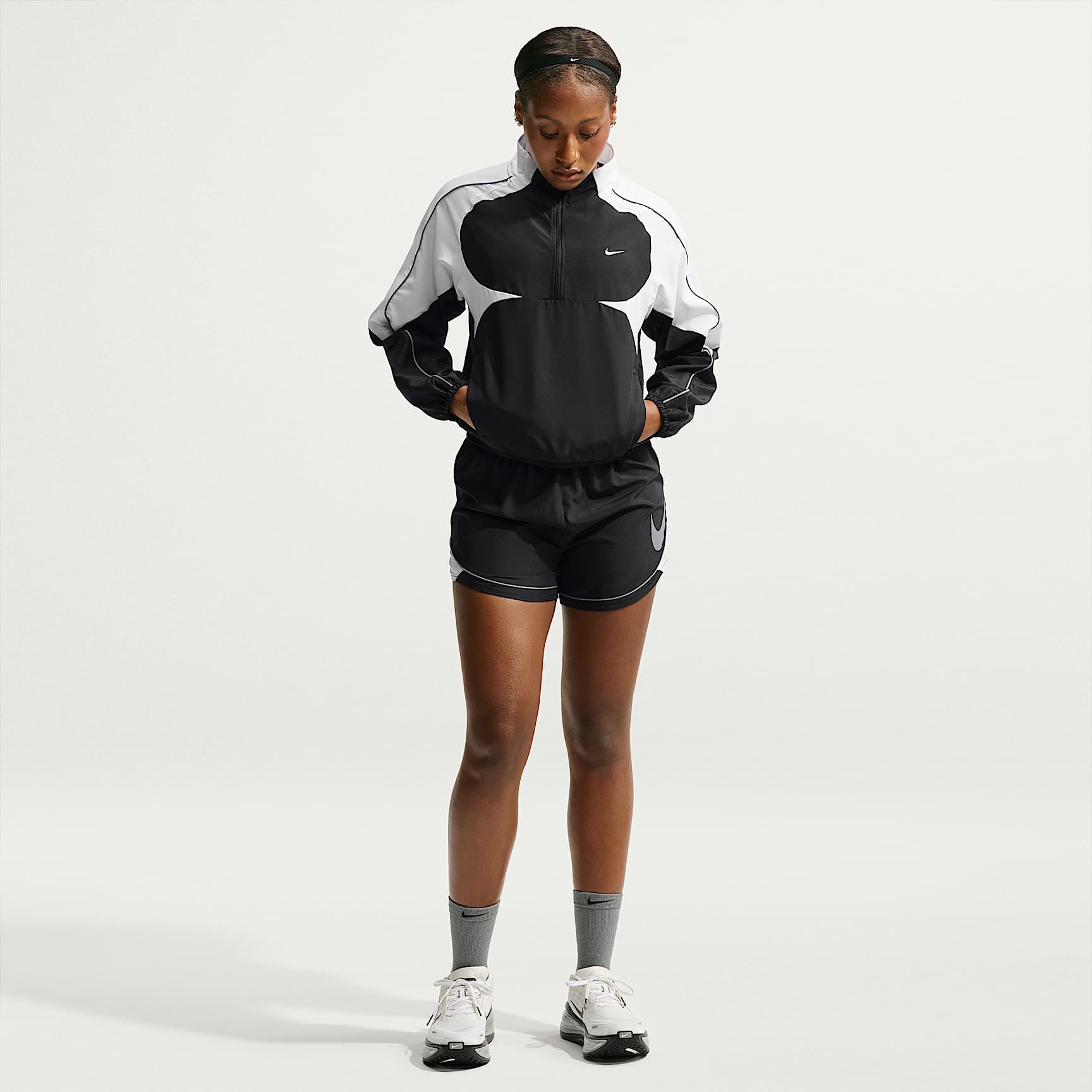 Nike Swoosh Women's Dri-FIT Mid-Rise Unlined Running Shorts