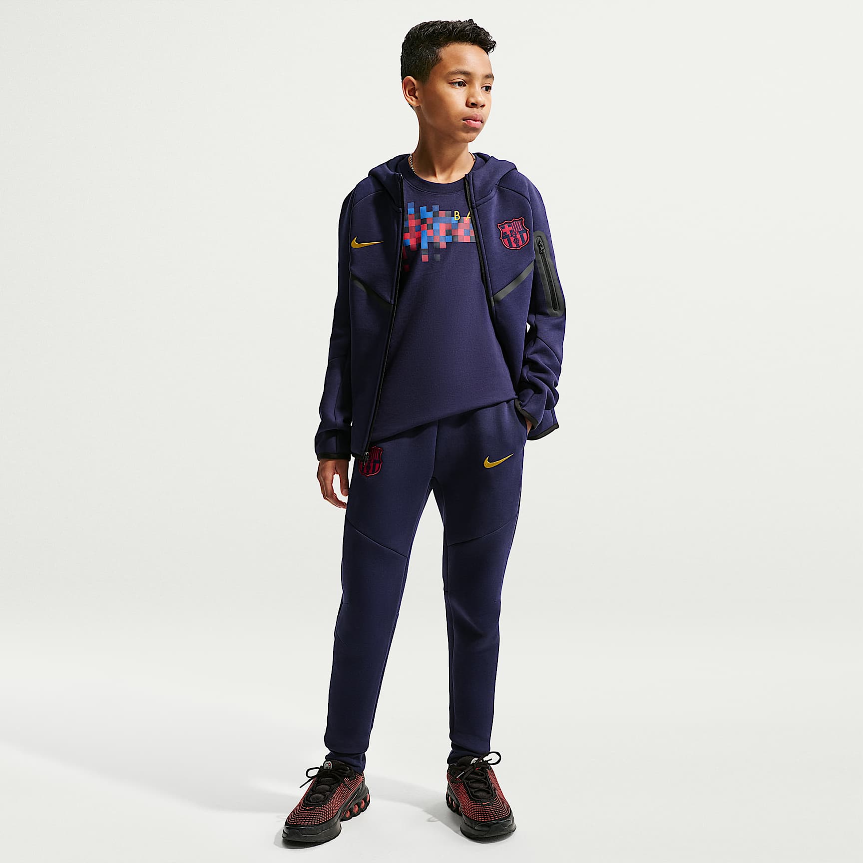 F.C. Barcelona Tech Fleece Older Kids' (Boys') Nike Football Pants