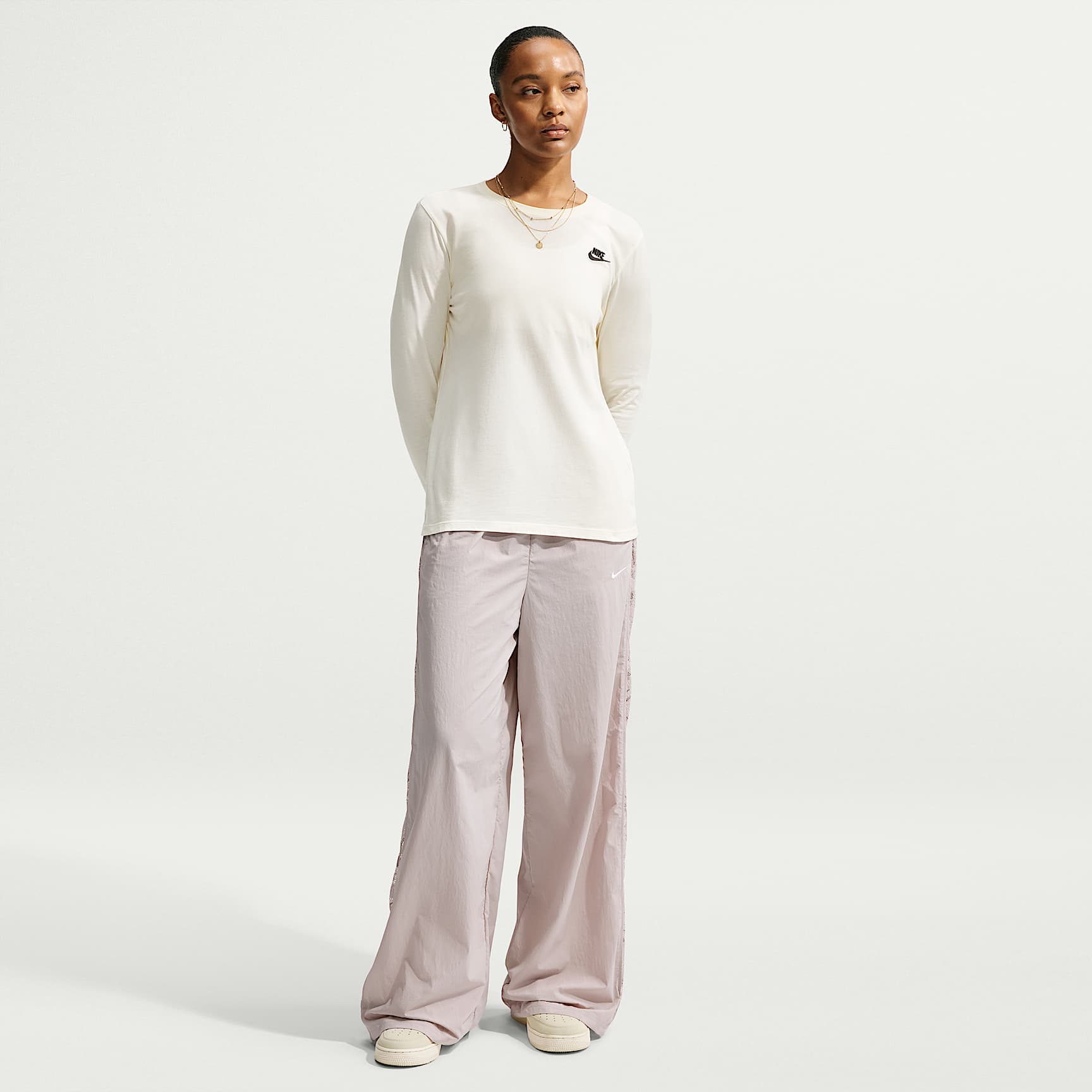 Nike Sportswear Women's Loose Mid-Rise Lace Track Pants
