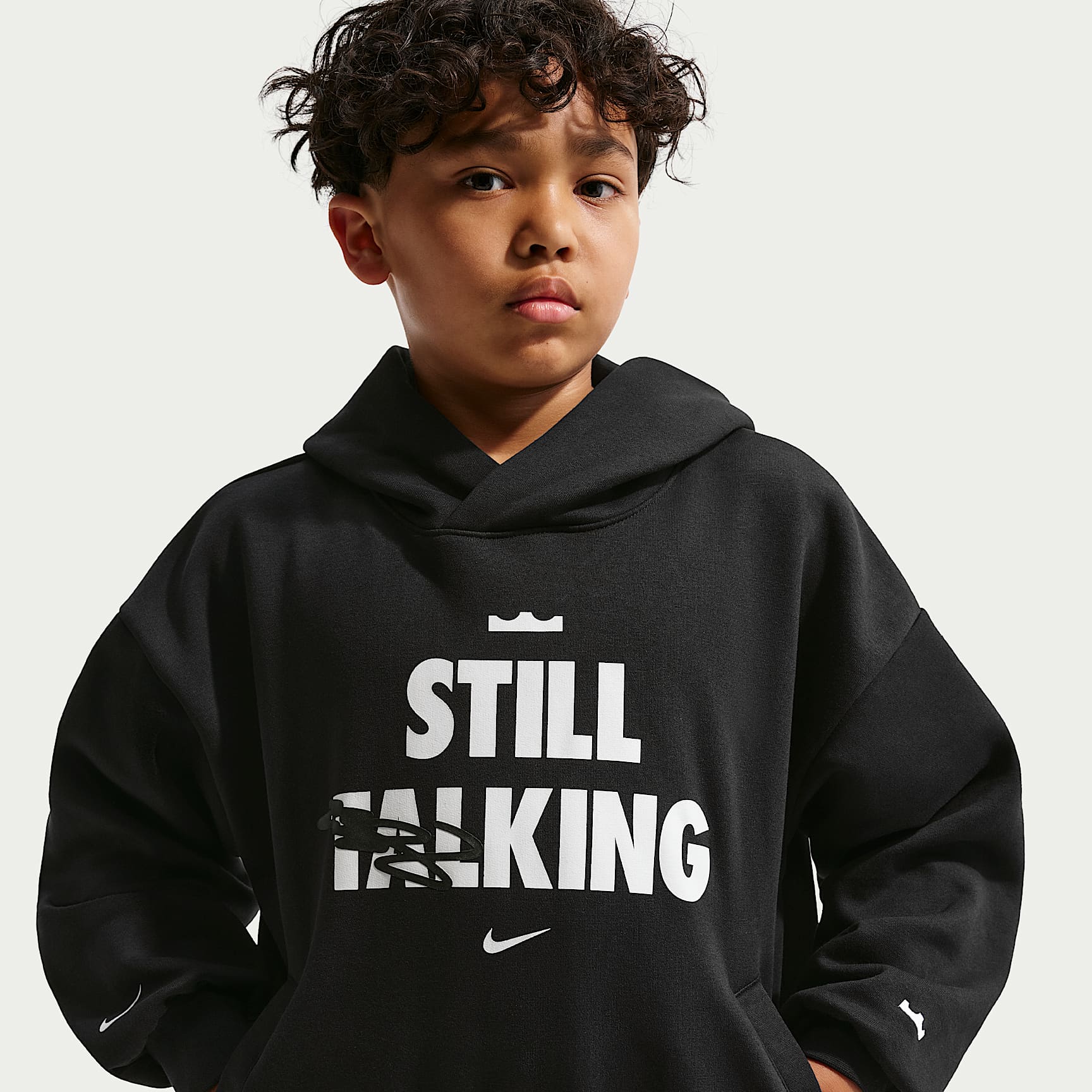 Sudadera con gorro de básquetbol para niños grandes LeBron "Shut Up And Dribble"
