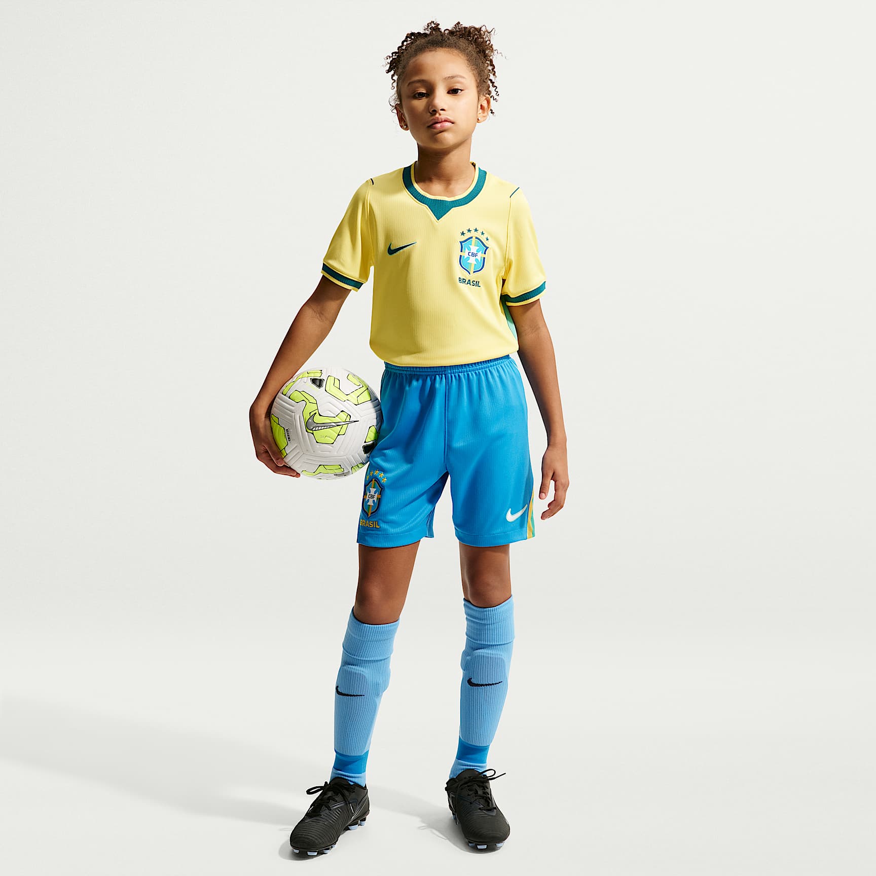 Brazil 2026 Stadium Home Older Kids' Nike Dri-FIT Soccer Replica Shorts
