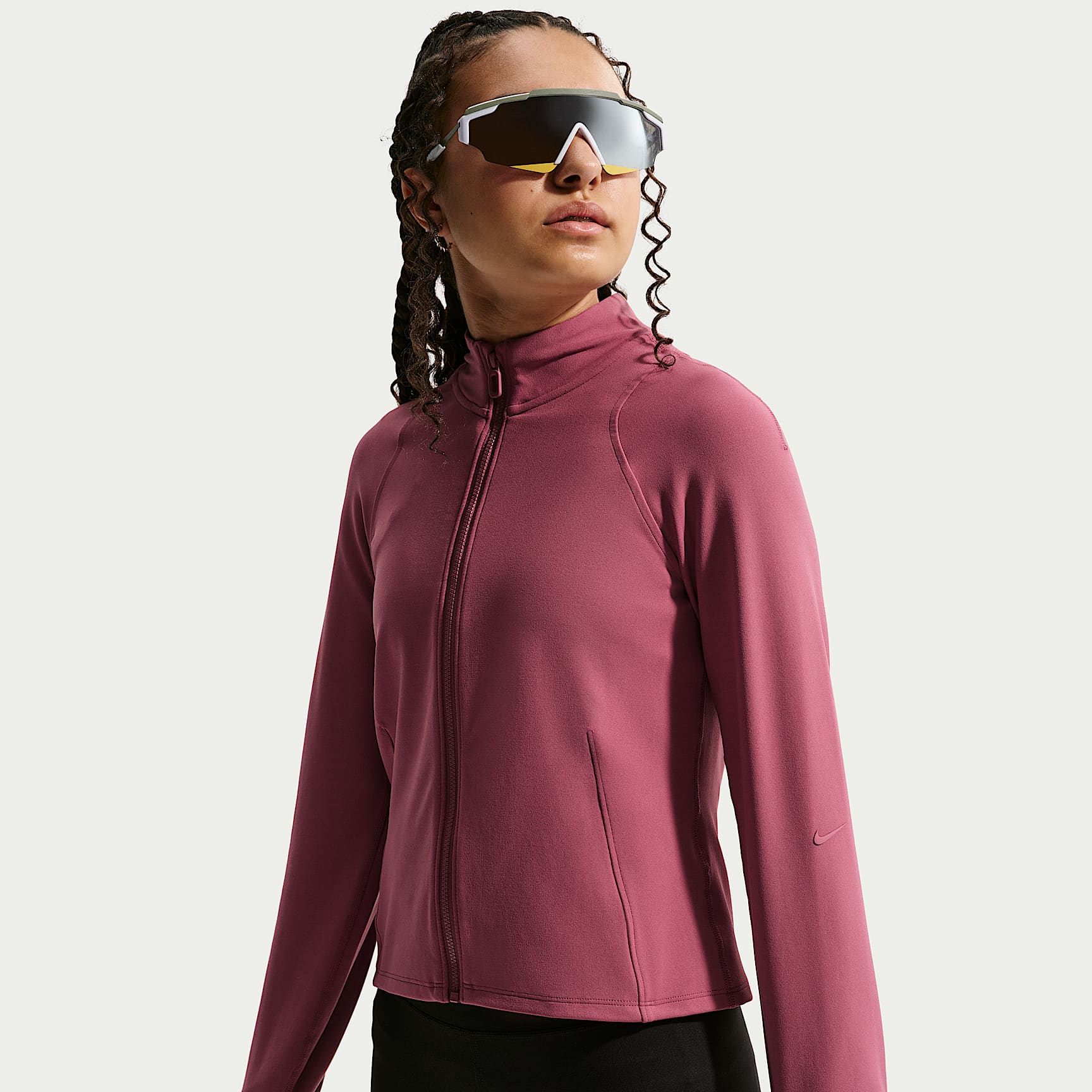 Playera de manga larga Dri-FIT ajustada de cierre completo para niña Nike Mavn