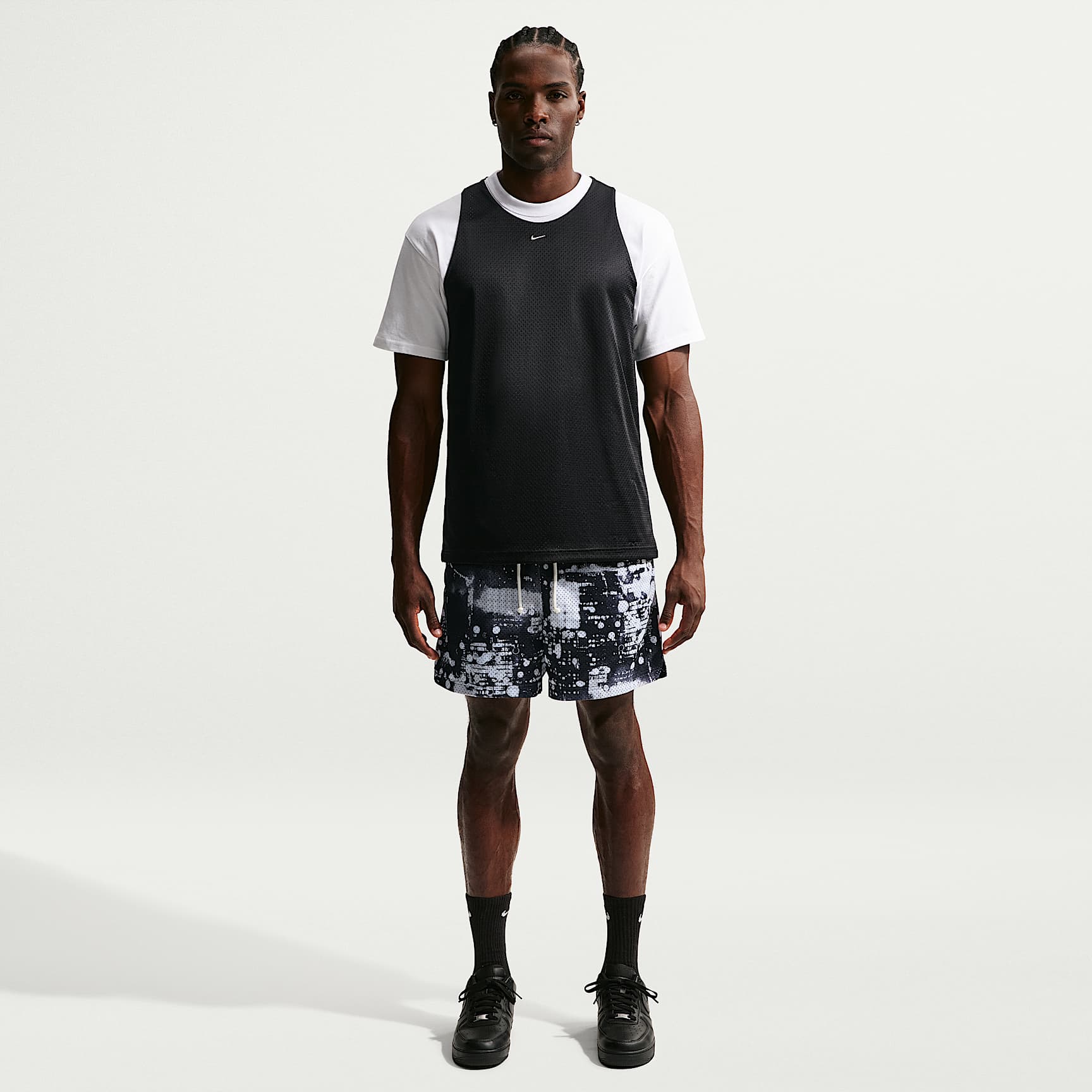 Nike Standard Issue Men's Dri-FIT 5" Mesh Basketball Shorts