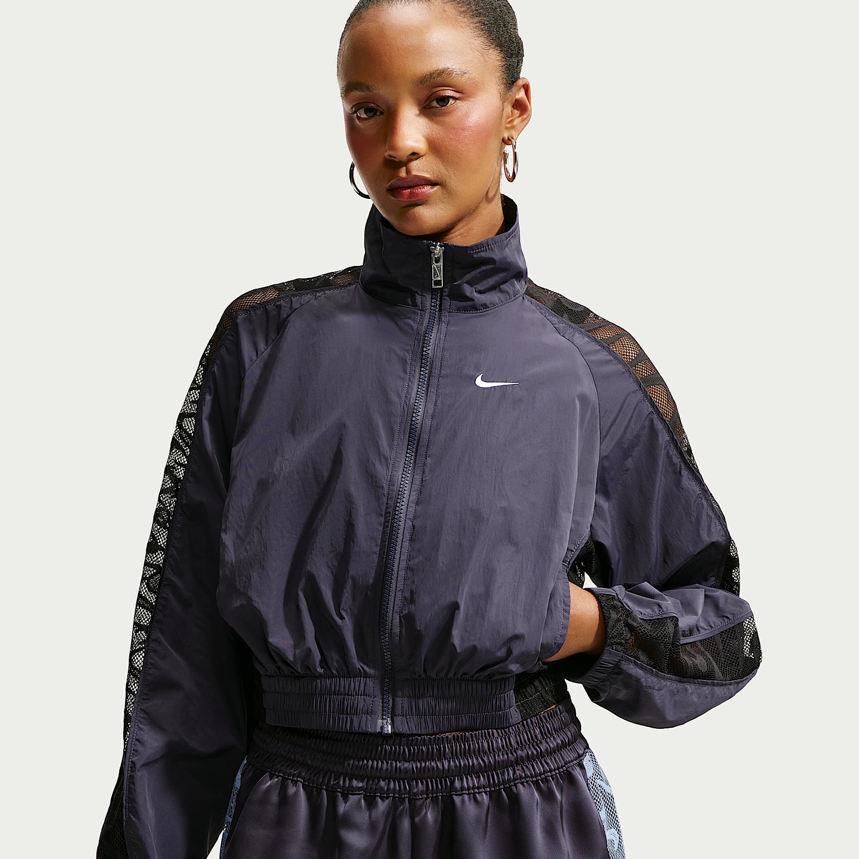 Chamarra deportiva cropped de encaje para mujer Nike Sportswear