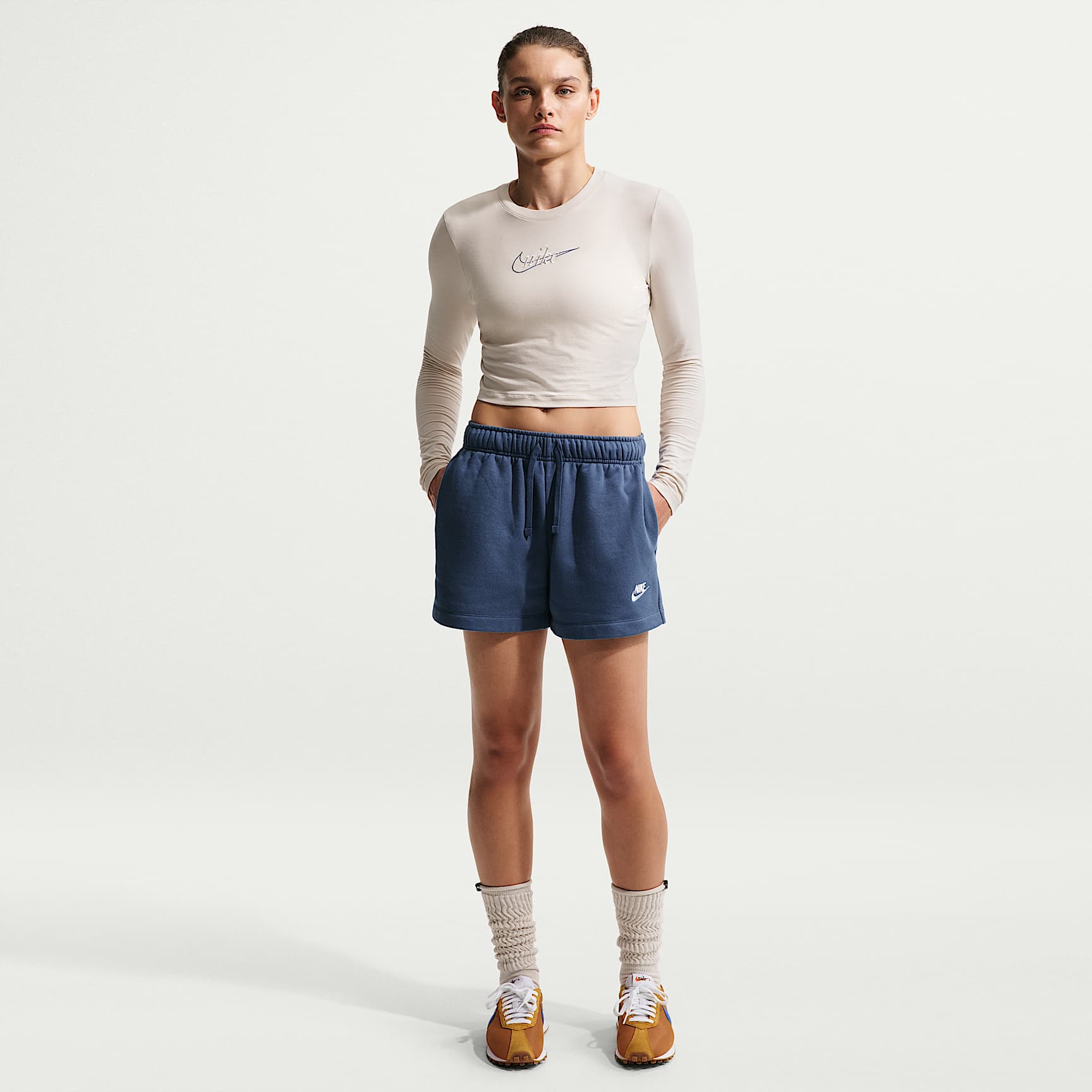 Shorts de tiro medio para mujer Nike Sportswear Club Fleece