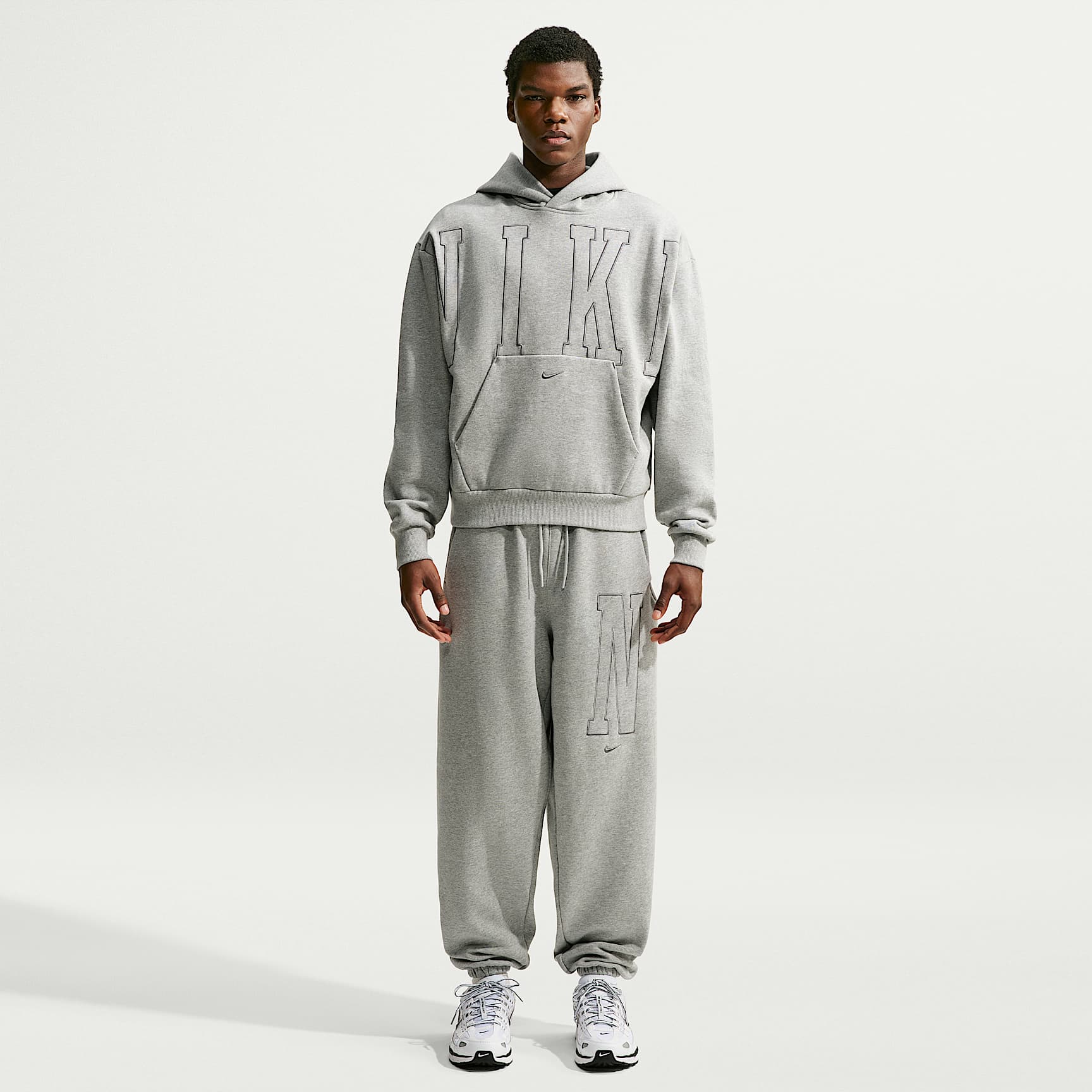 Nike Solo Fleece Men's Loose Cuffed Trousers