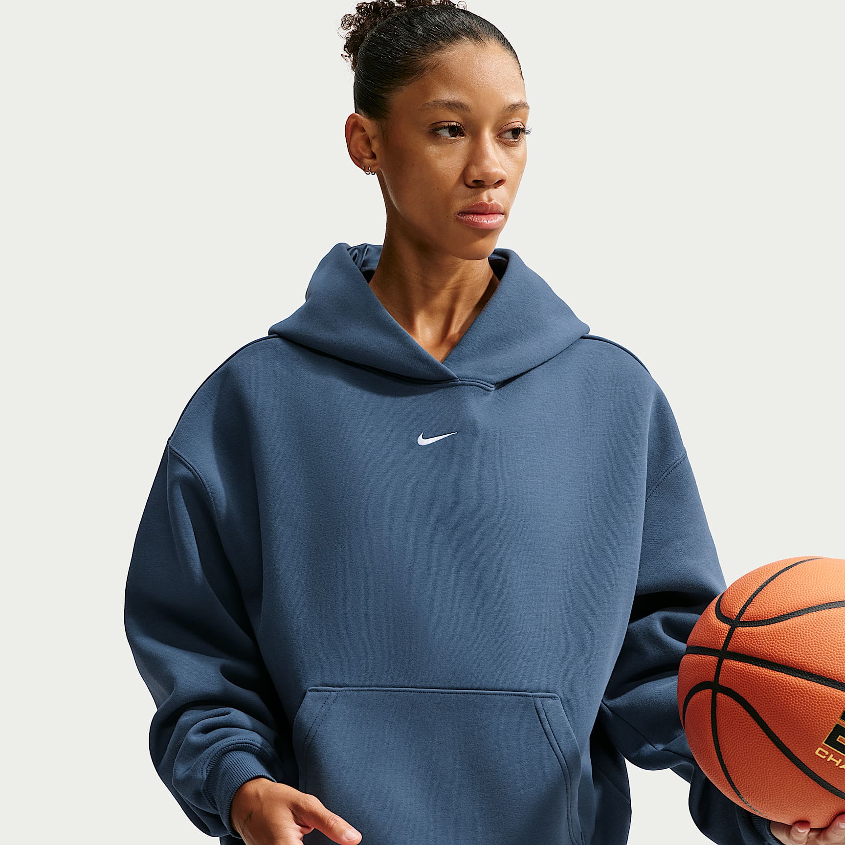 Nike Women's Therma-FIT Basketball Performance Hoodie