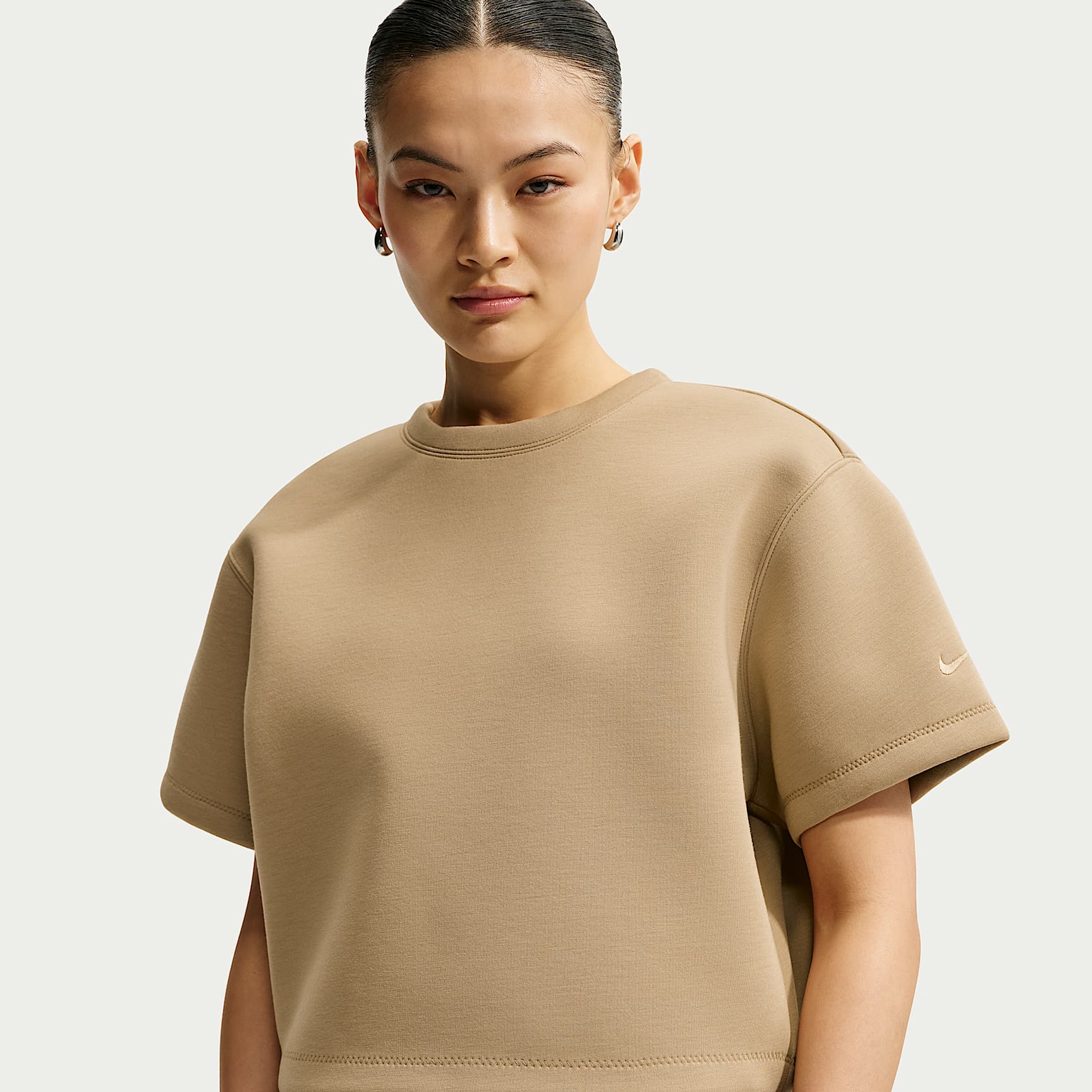 Top corto moderno oversize Nike Pregame Fleece – Donna