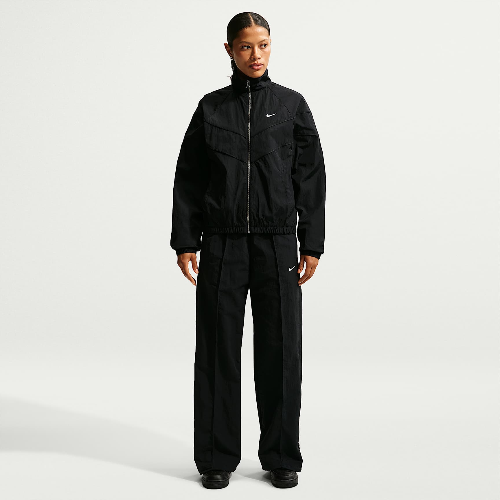 Nike Sportswear Everything Wovens Women's Mid-Rise Open-Hem Trousers