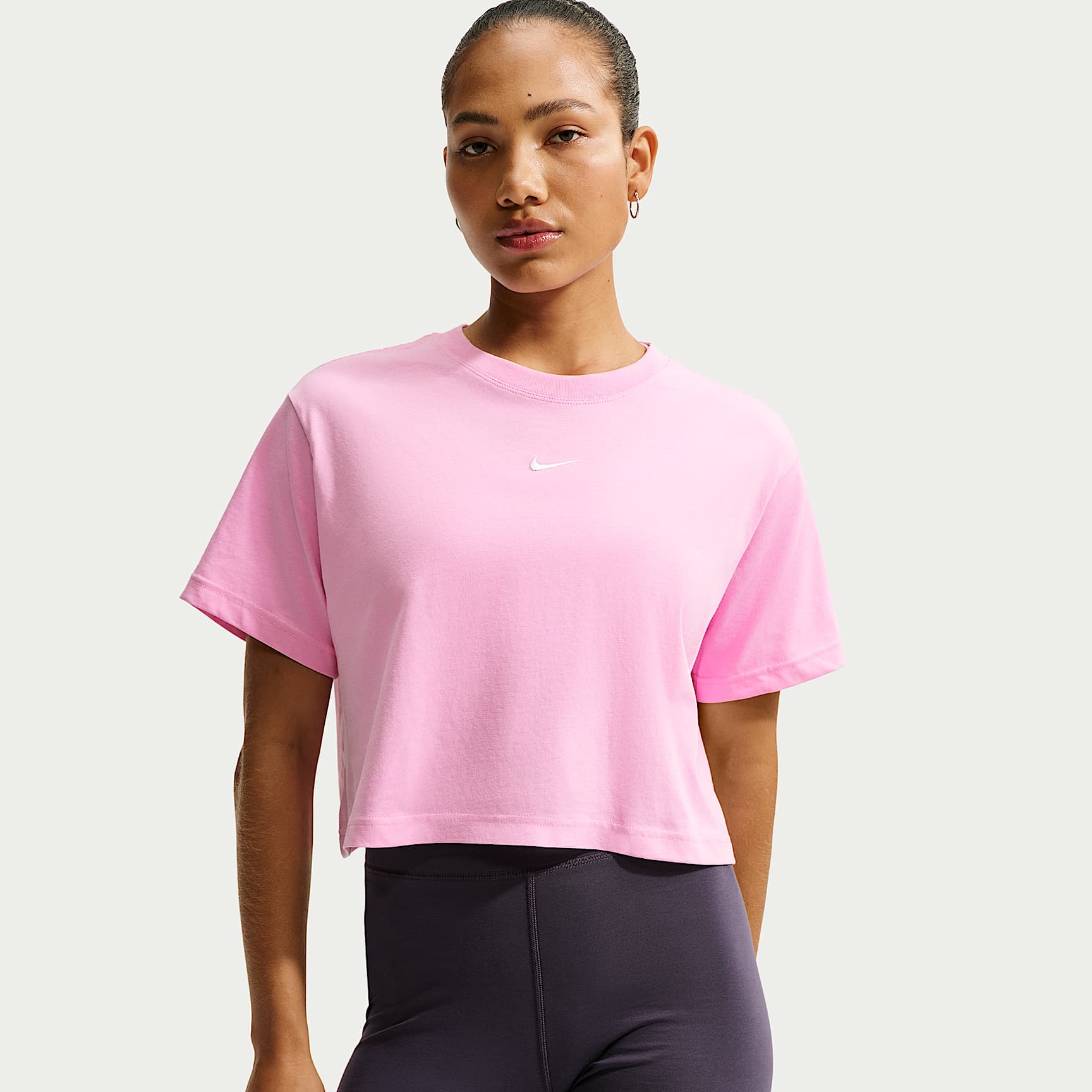 Playera de manga corta holgada cropped para mujer Nike Sportswear Classic
