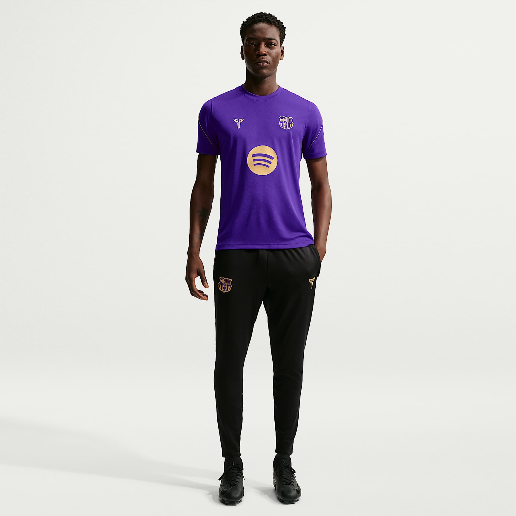 FC Barcelona Strike idegenbeli Kobe Dri-FIT kötött férfi futballnadrág